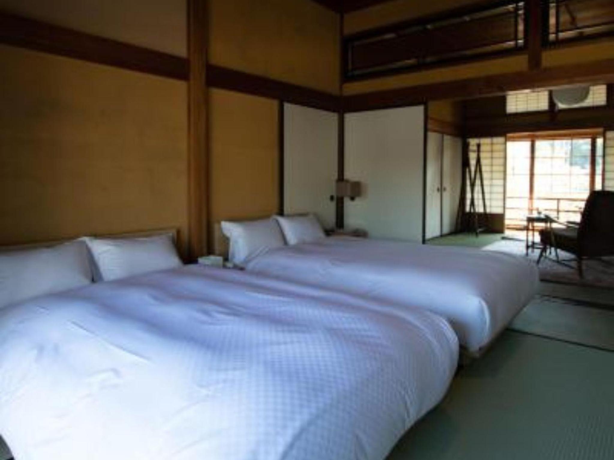 Twin Room with Private Bathroom