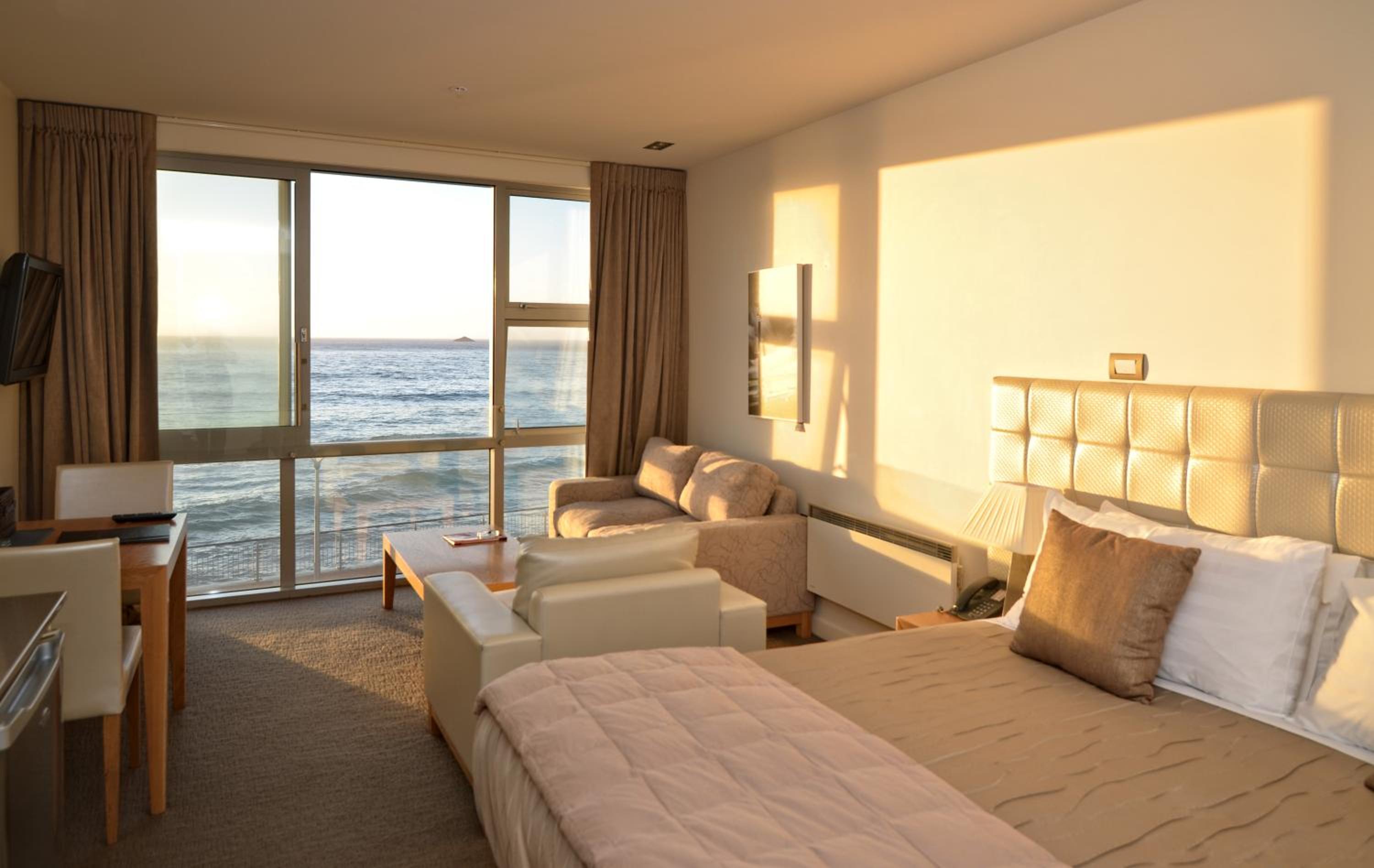 Executive Studio with Ocean View - Photo 4