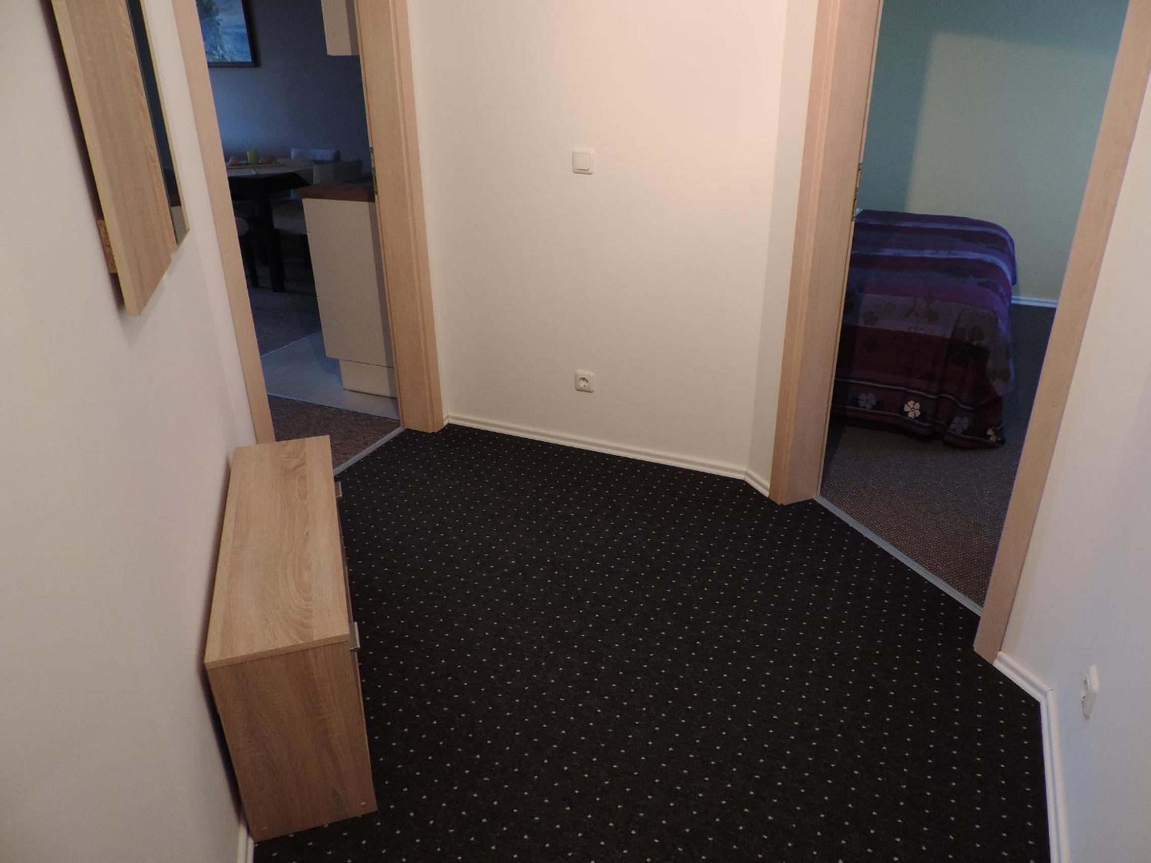 One-Bedroom Apartment - 2 - Photo 2