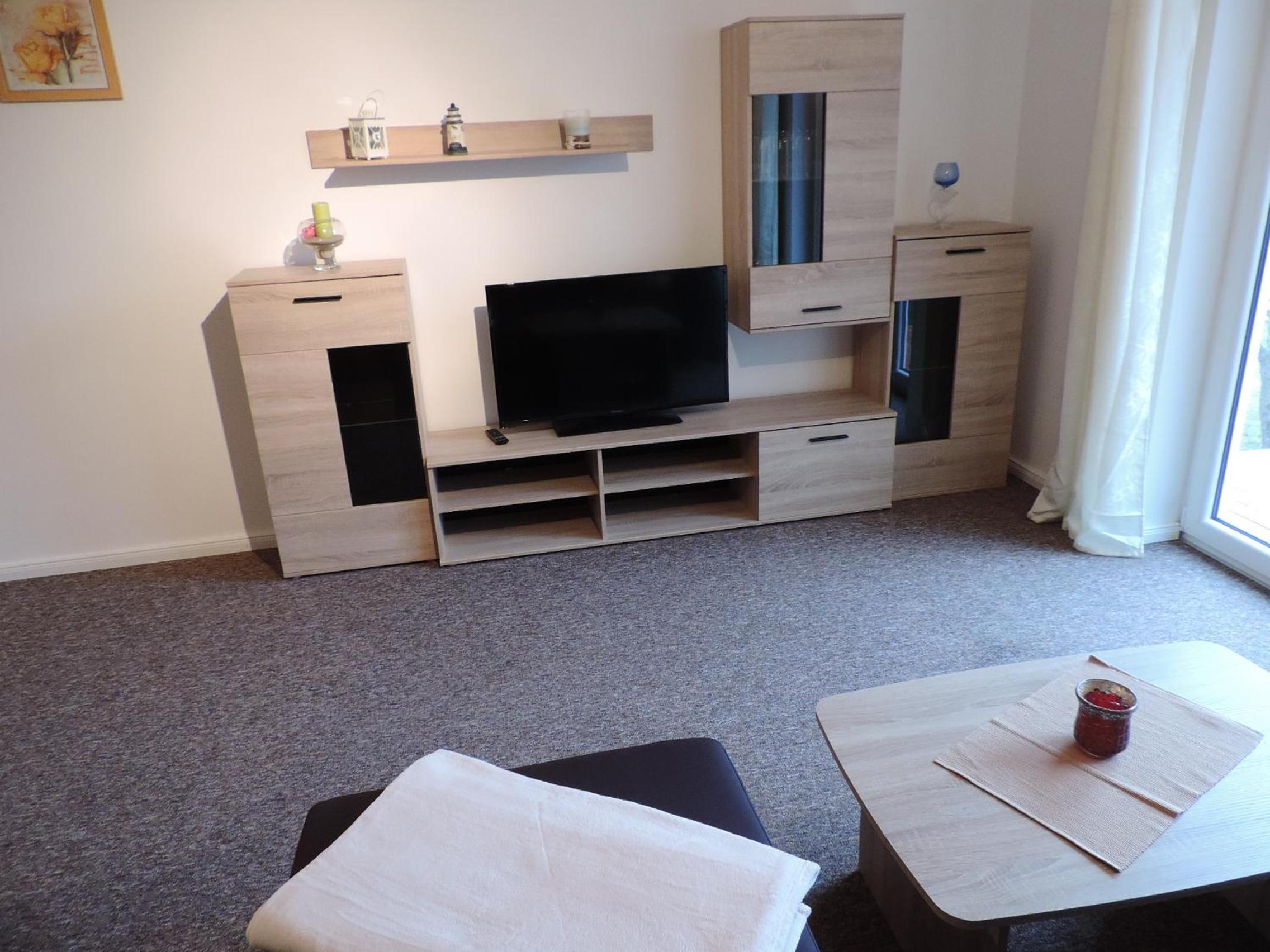One-Bedroom Apartment - 2 - Photo 4