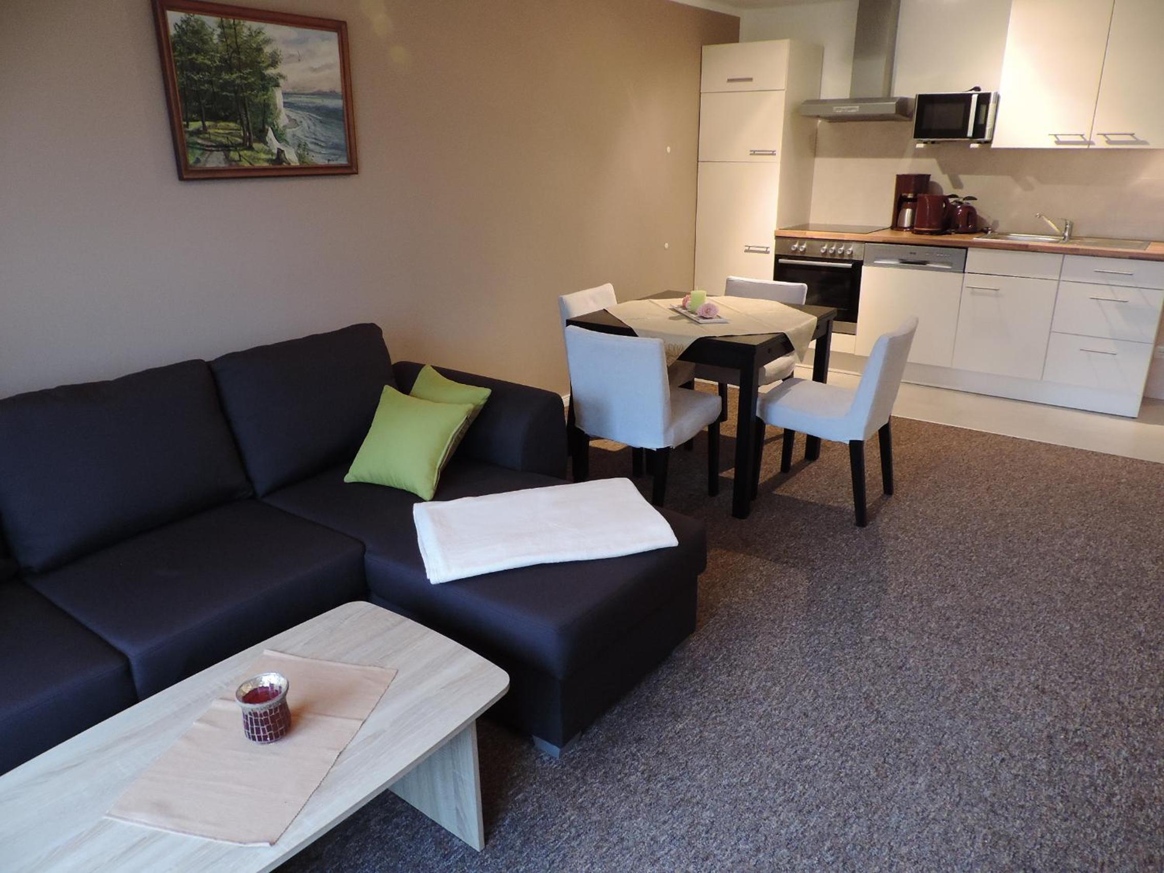 One-Bedroom Apartment - 2 - Photo 5