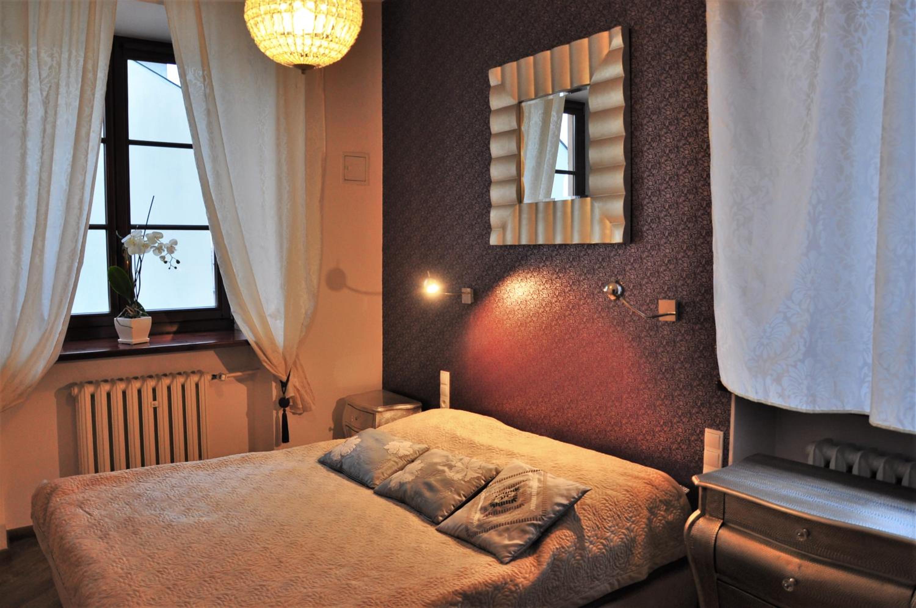 One-Bedroom Apartment with Sofa Bed - Photo 5