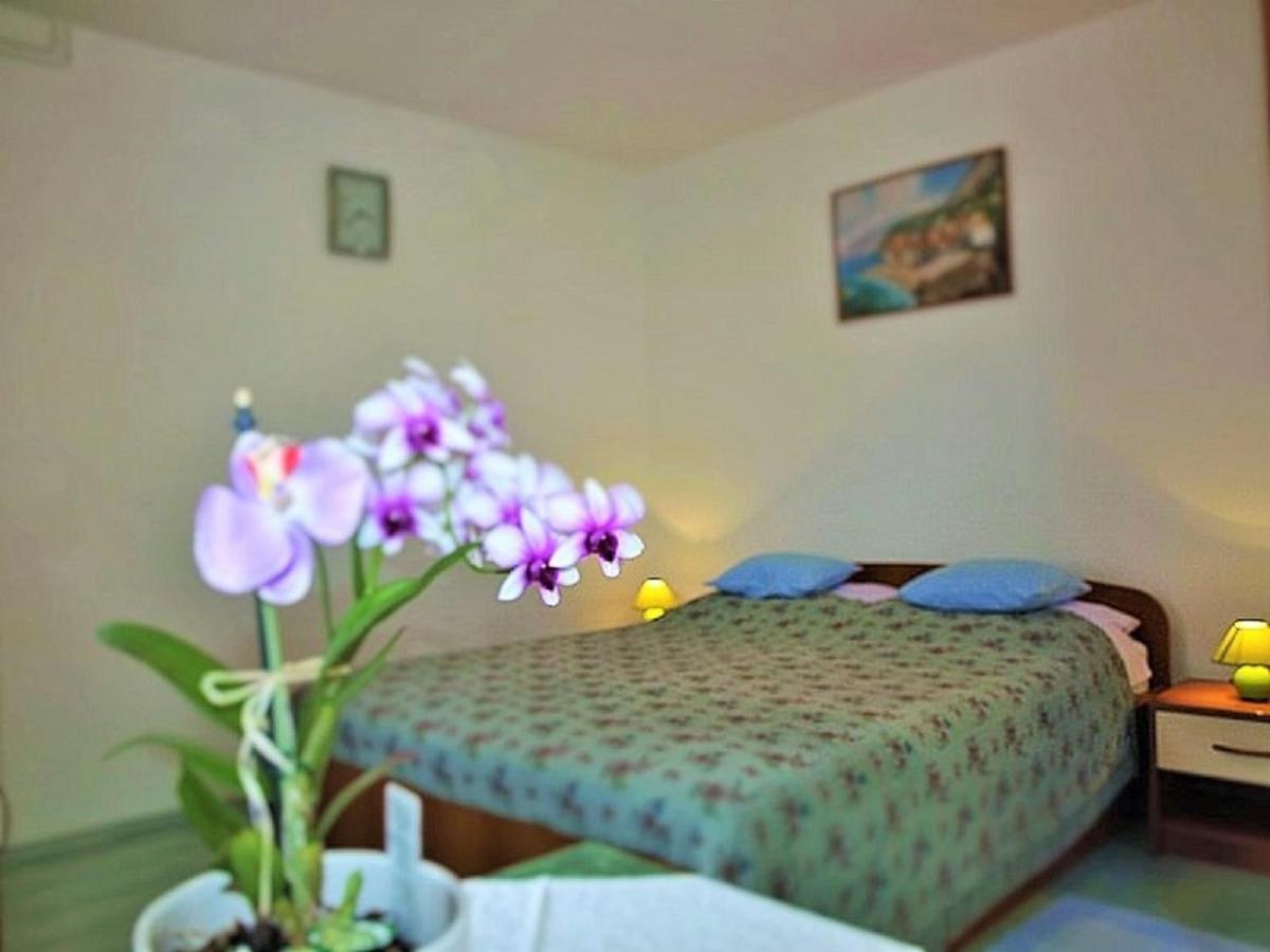 Studio Apartment - Photo 19