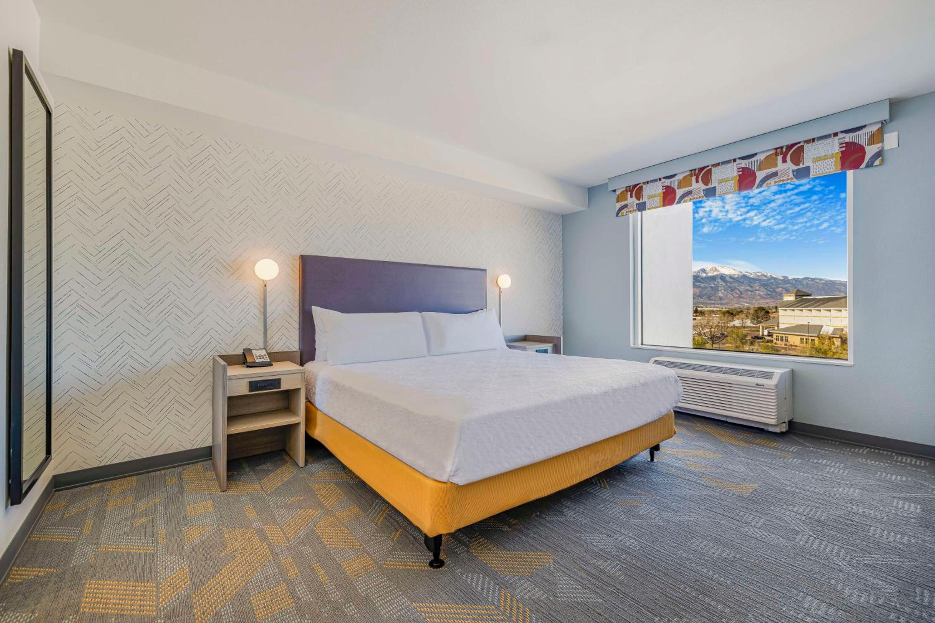 One-Bedroom King Suite