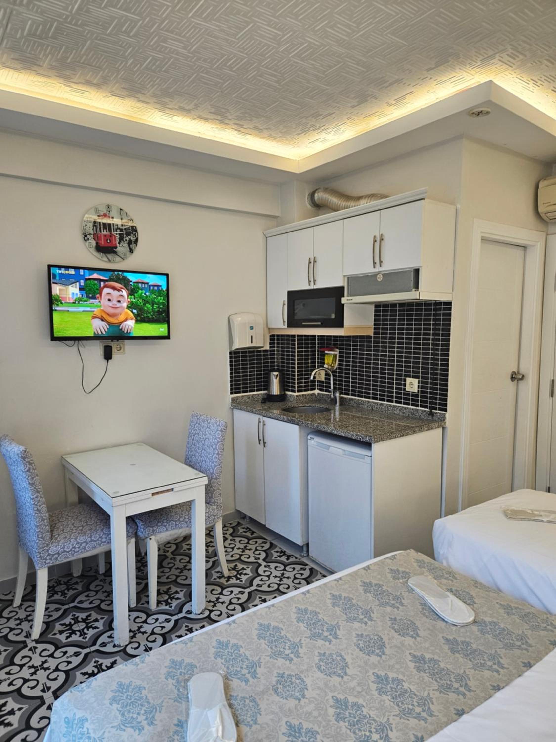 Superior Triple Room photo 2