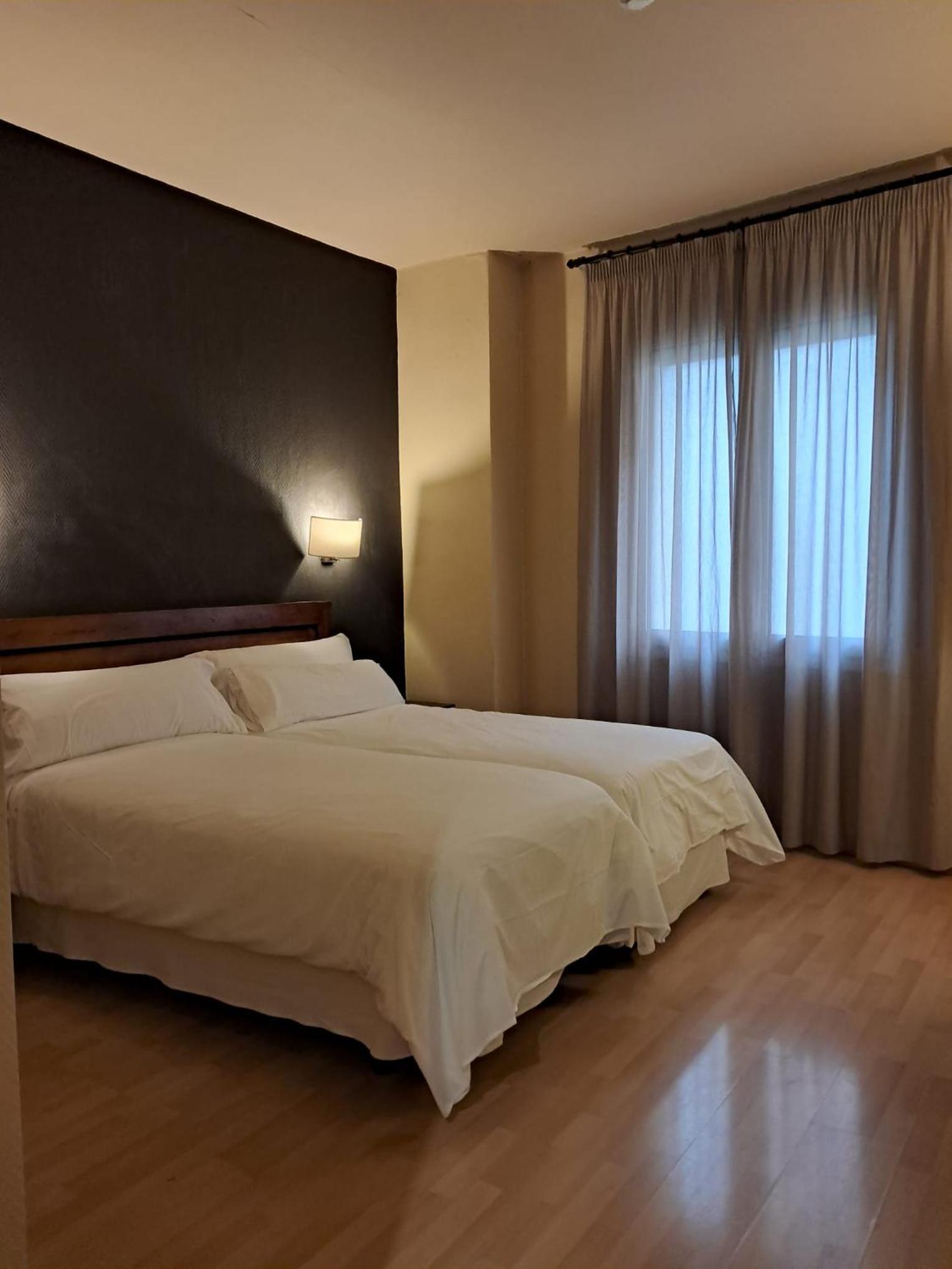 Twin Room with Bathroom