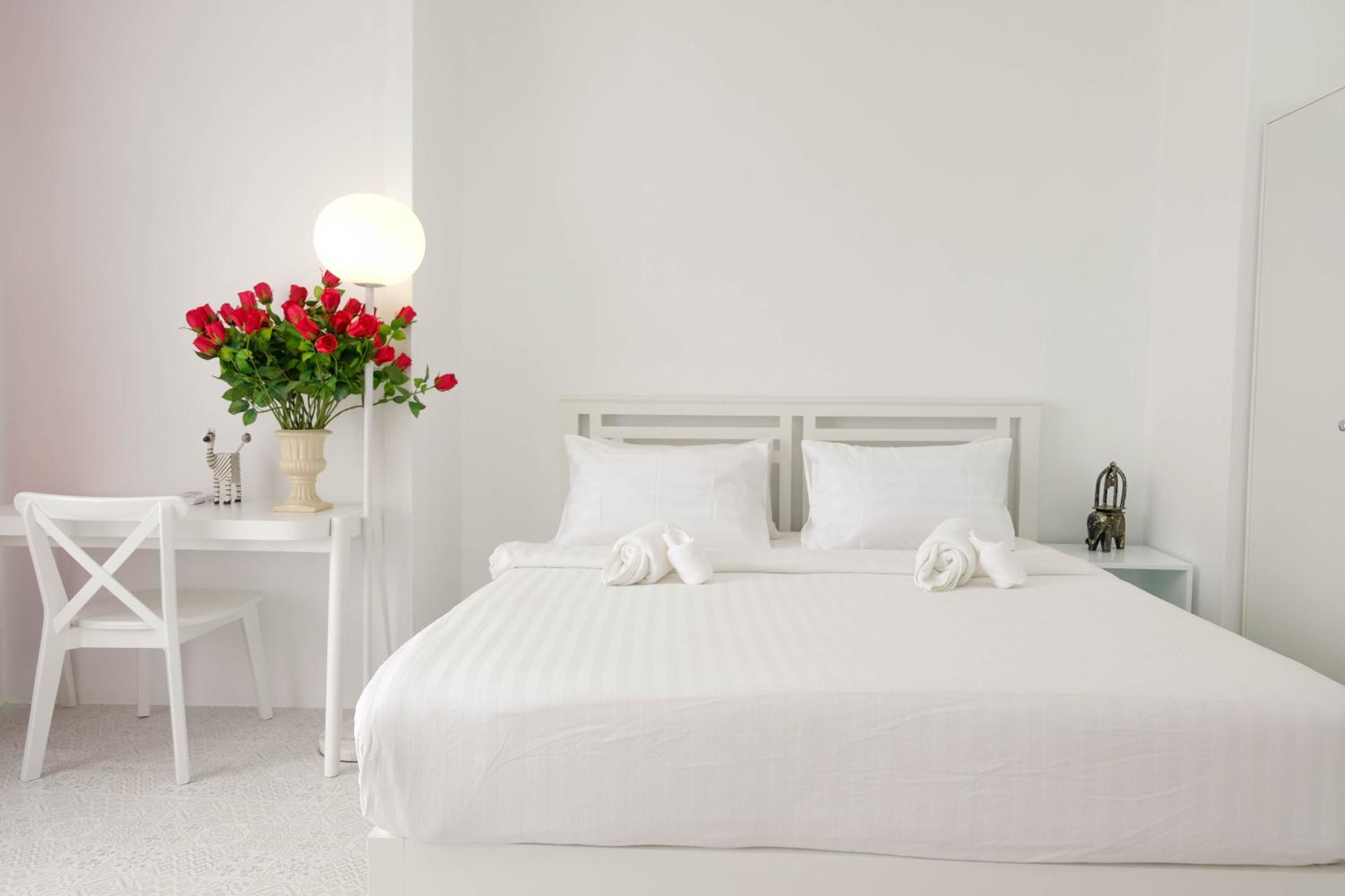 Executive Suite - Photo 9