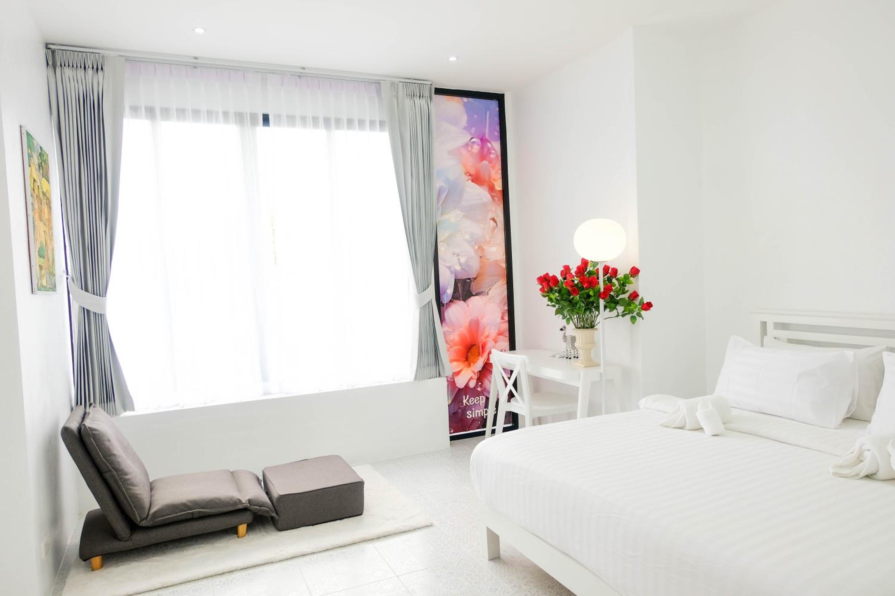 Executive Suite - Photo 13