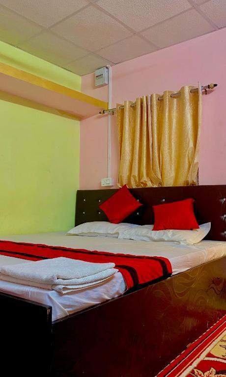 Budget Double Room - Photo 6