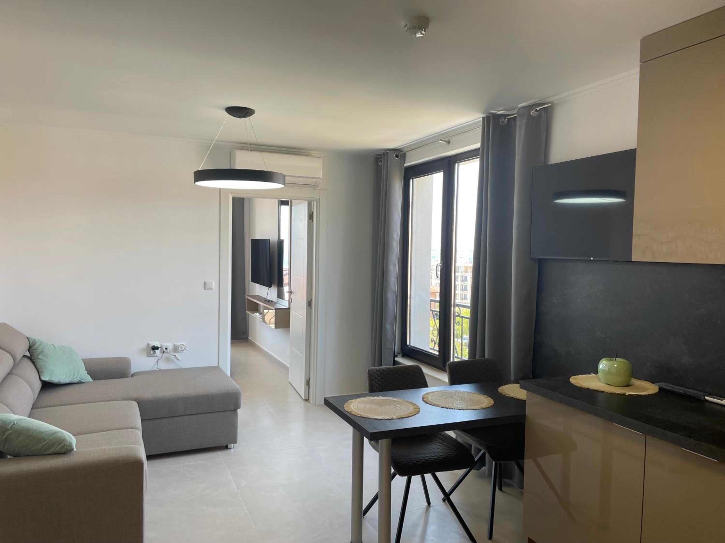 Deluxe One-Bedroom Apartment with Ocean View photo 3