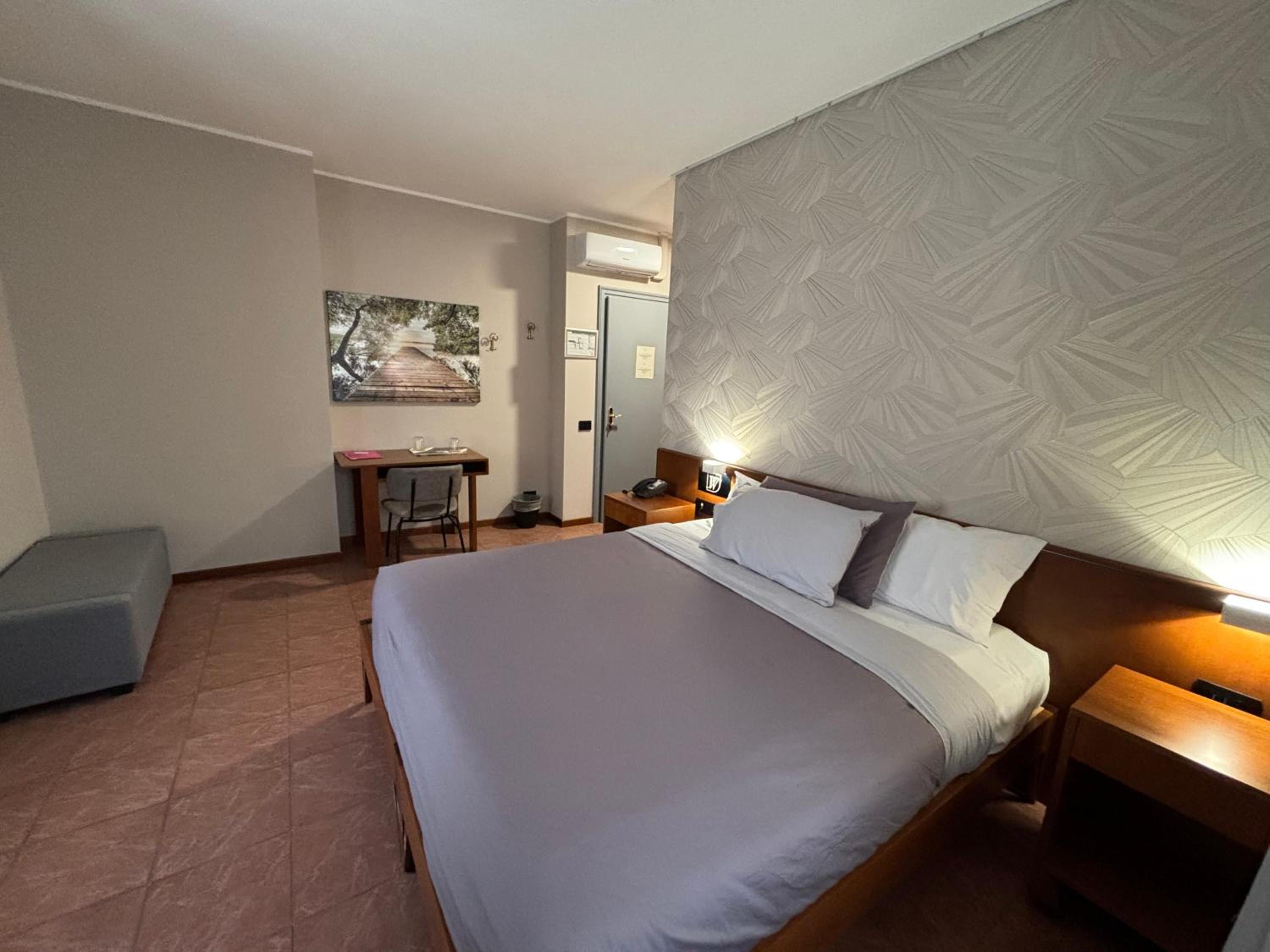 Large Twin Room photo 1