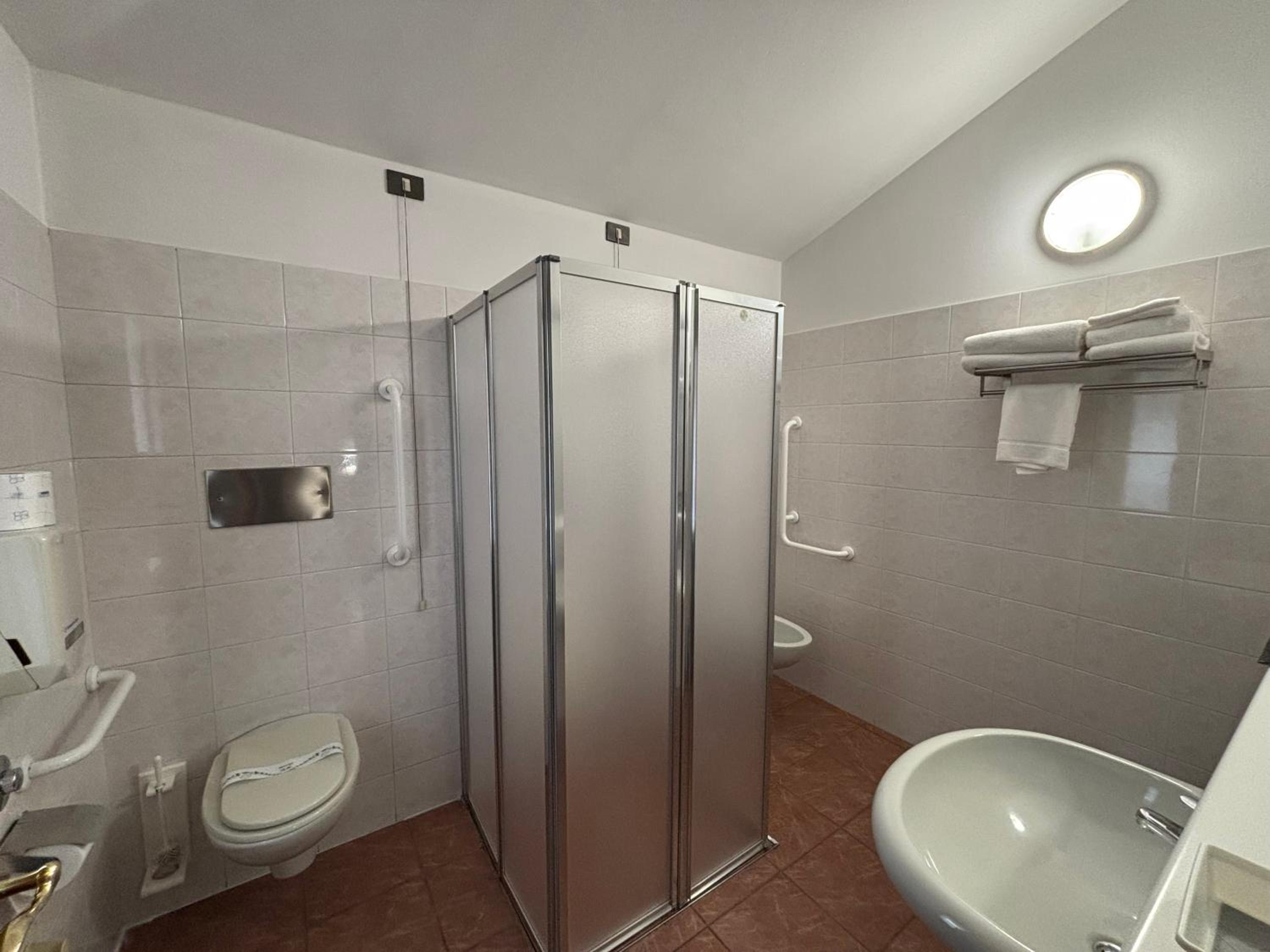 Basic Triple Room photo 1