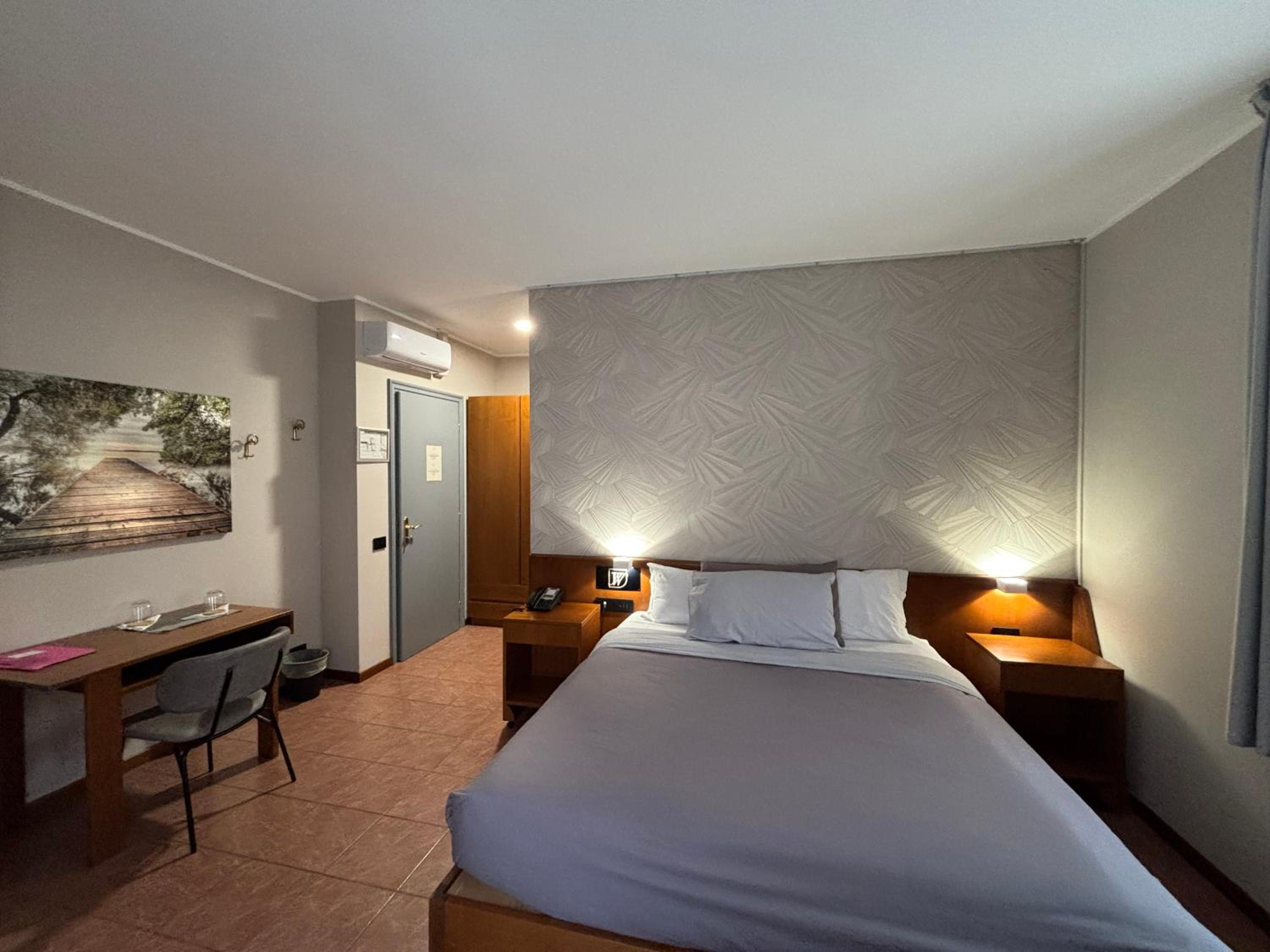 Large Twin Room photo 2