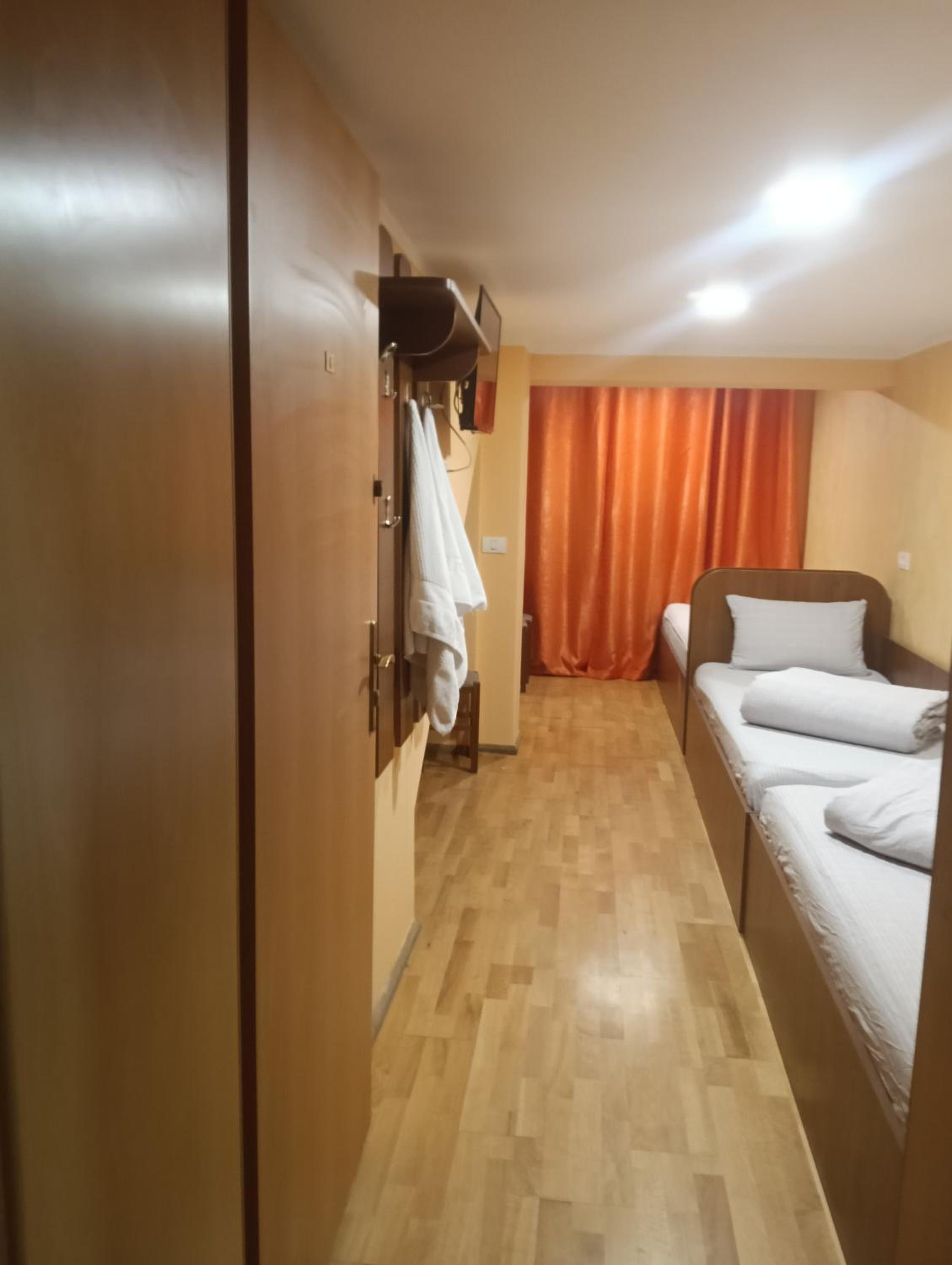 Triple Room with Bathroom photo 2