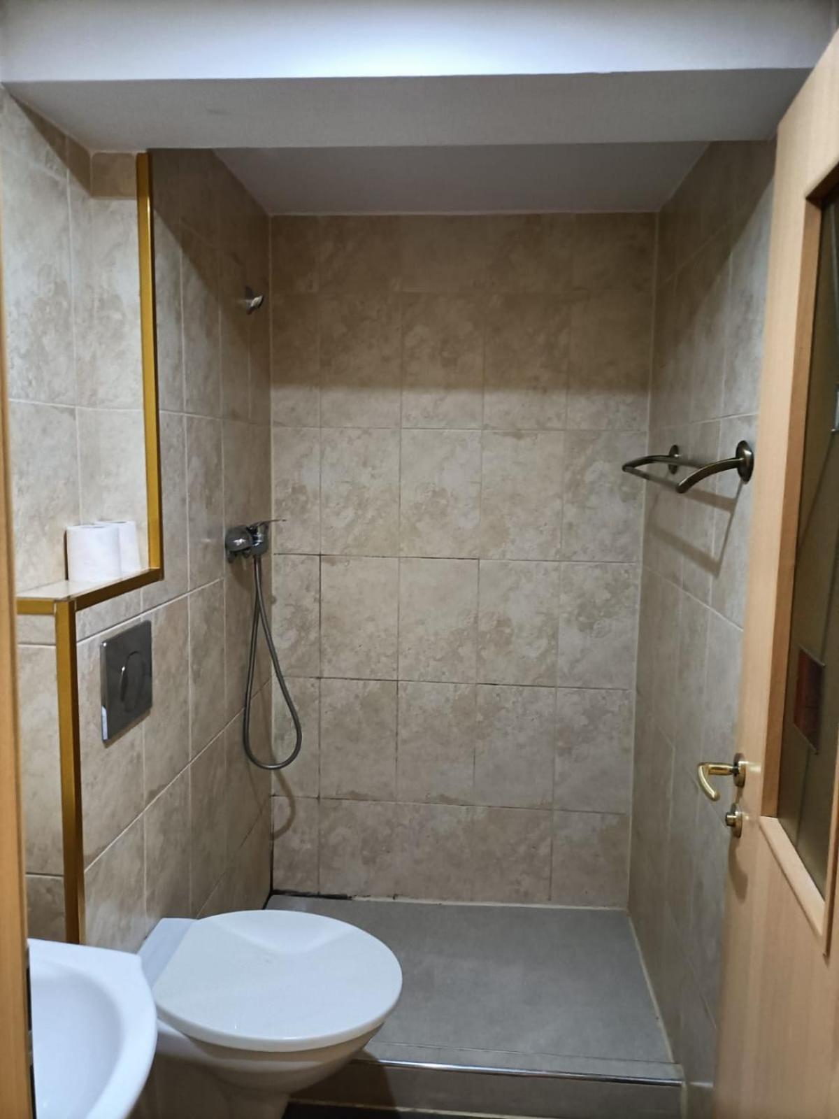 Deluxe Room (2 Adults + 1 Child) photo 3