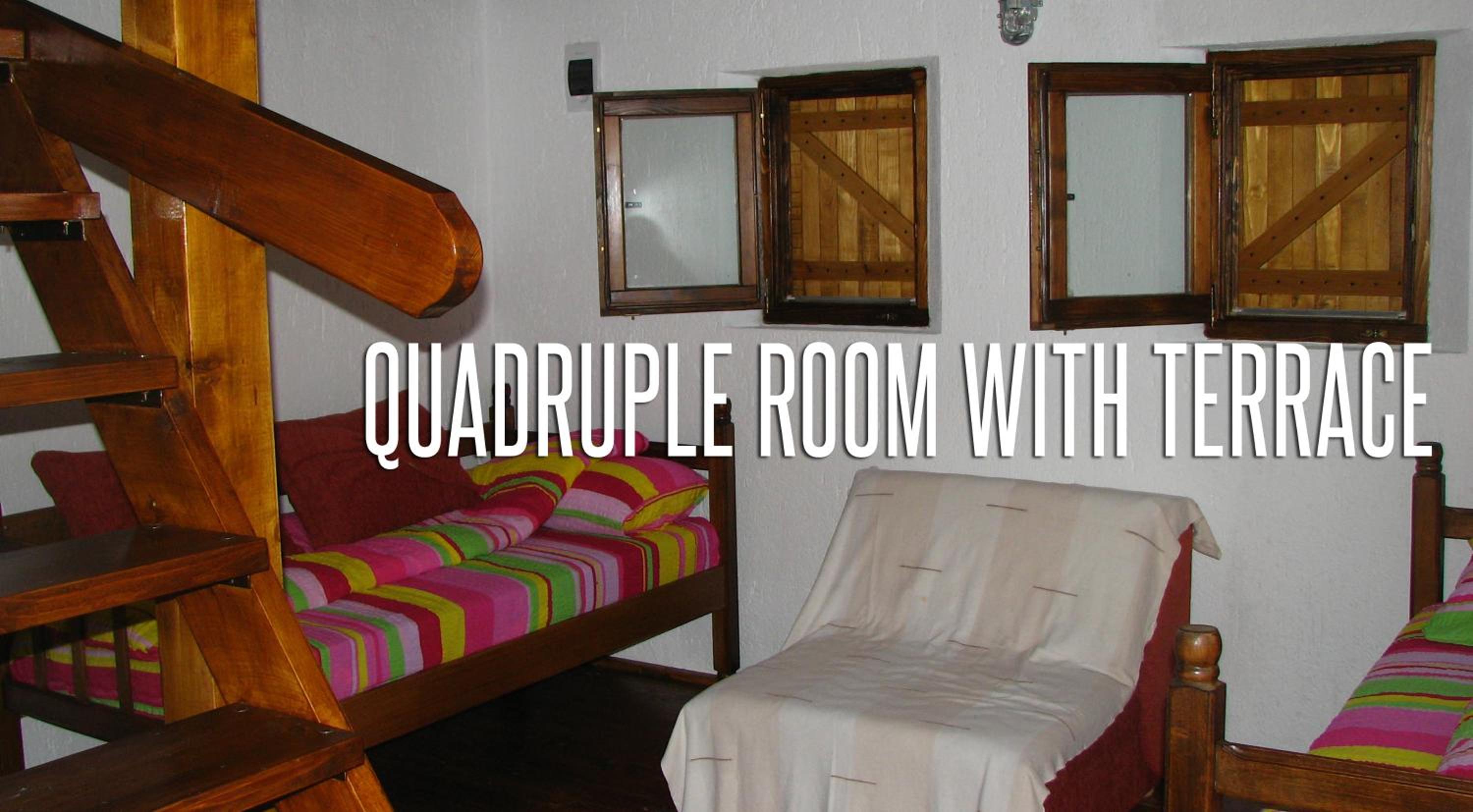 Quadruple Room with Terrace