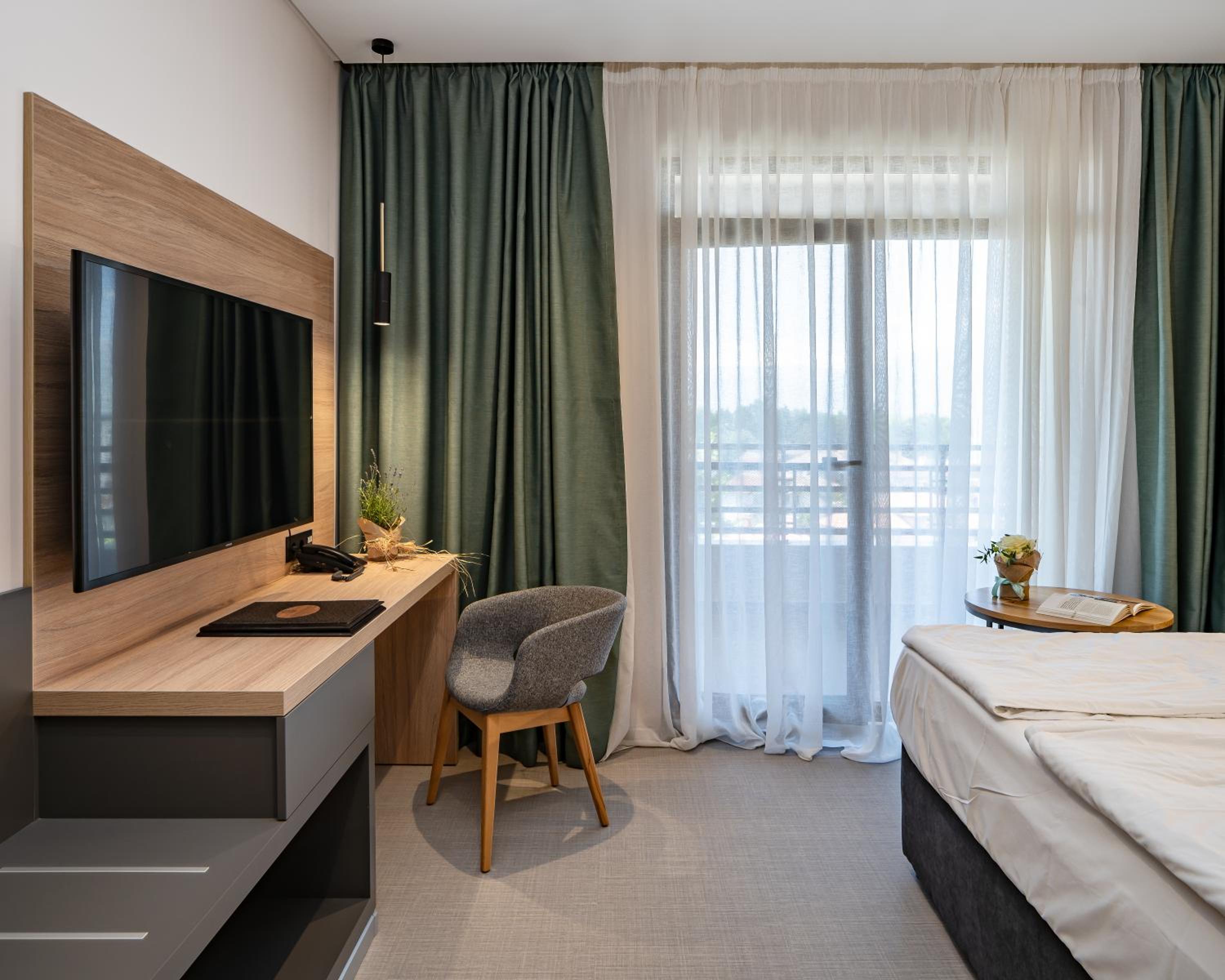 Double or Twin Room with Balcony - Photo 1