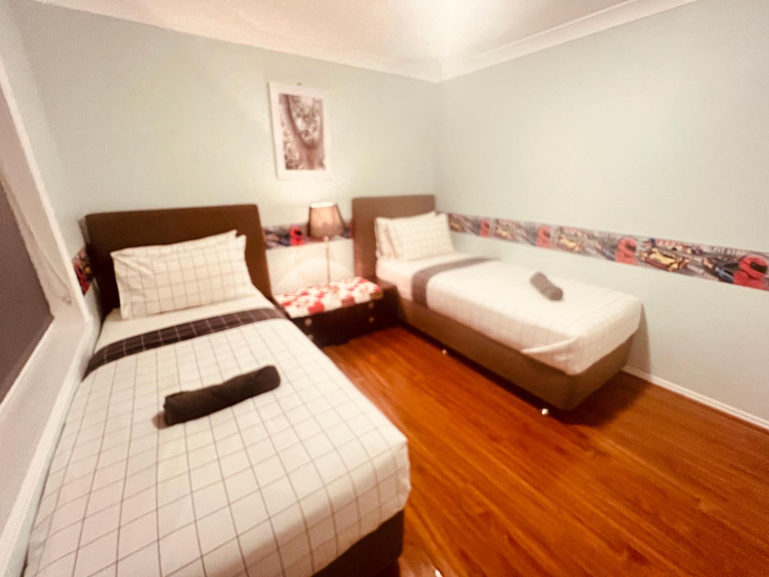 Standard Twin Room with Shared Bathroom photo 3