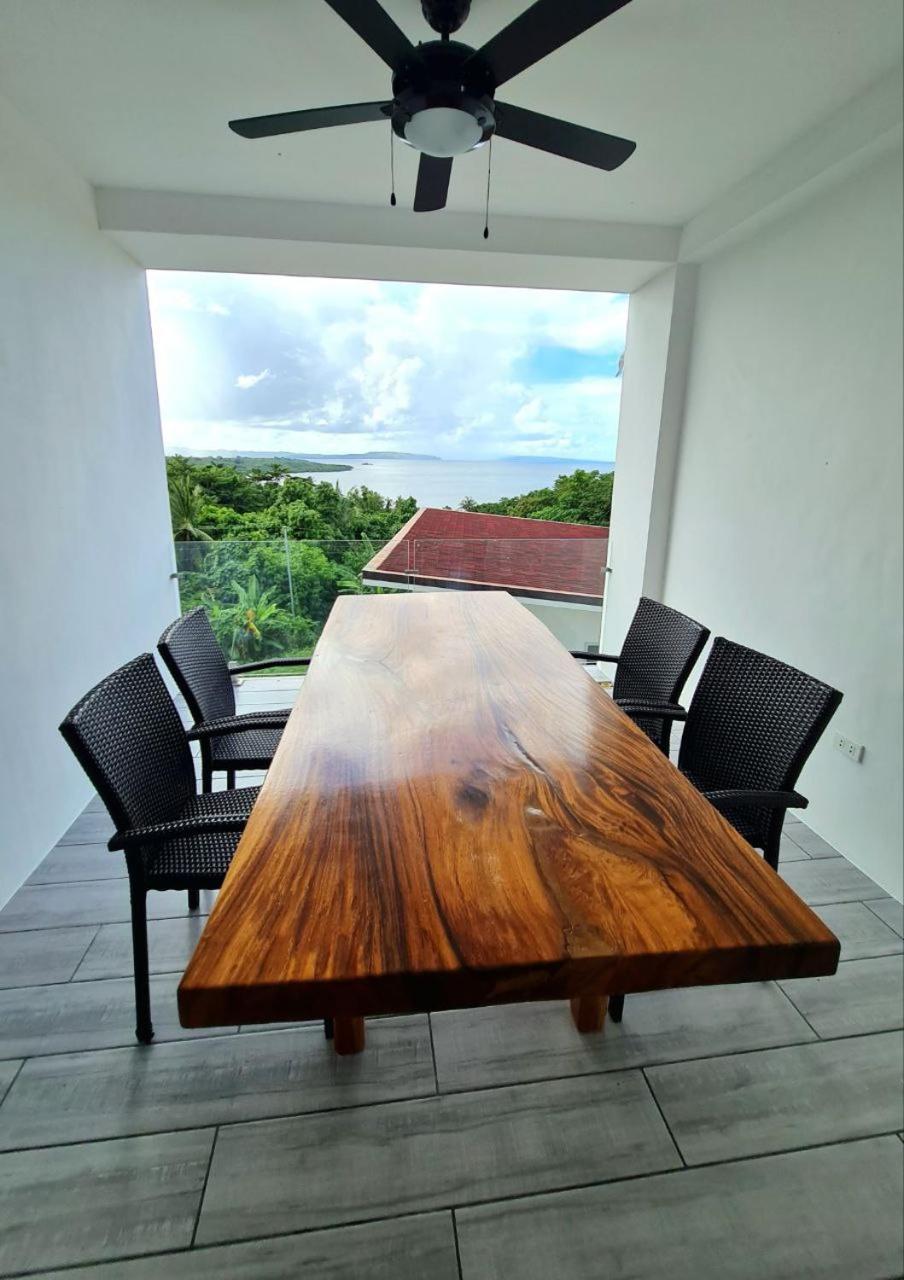 Two-Bedroom Apartment with Balcony and Sea View photo 2