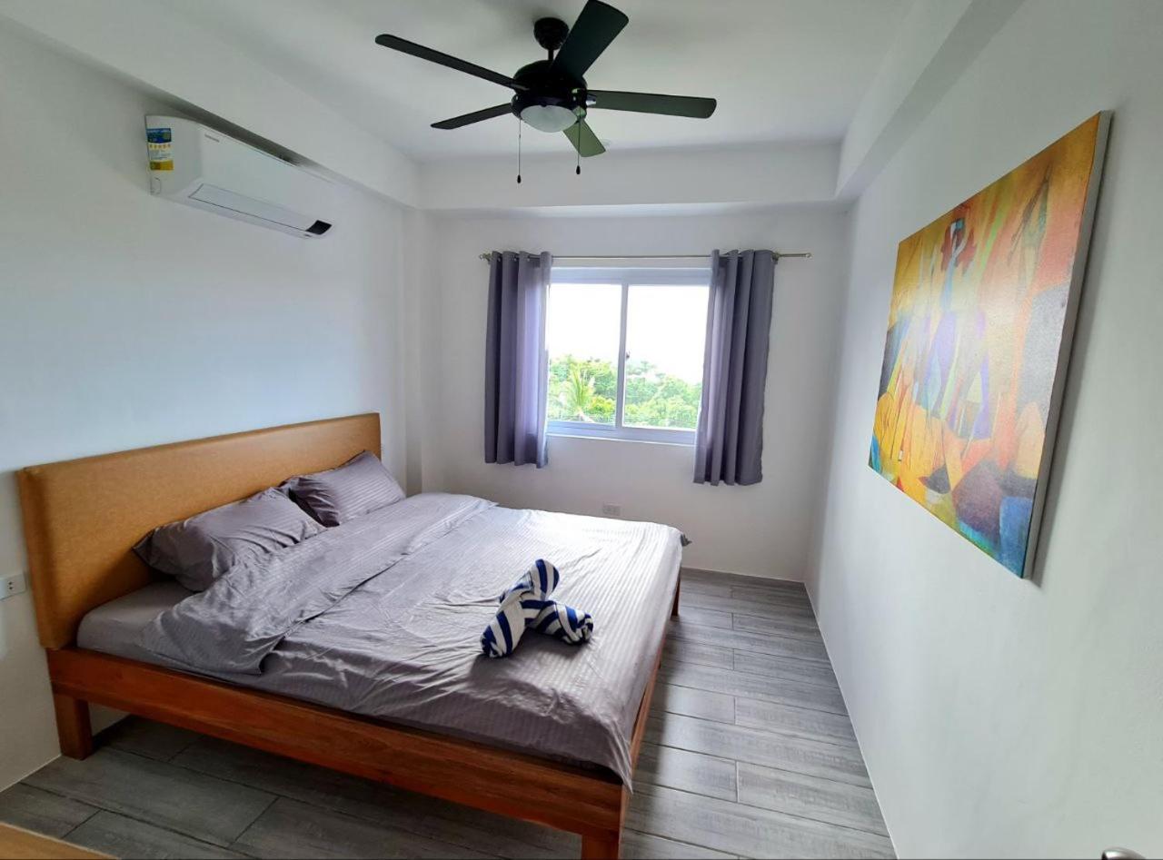 Two-Bedroom Apartment with Balcony and Sea View photo 3