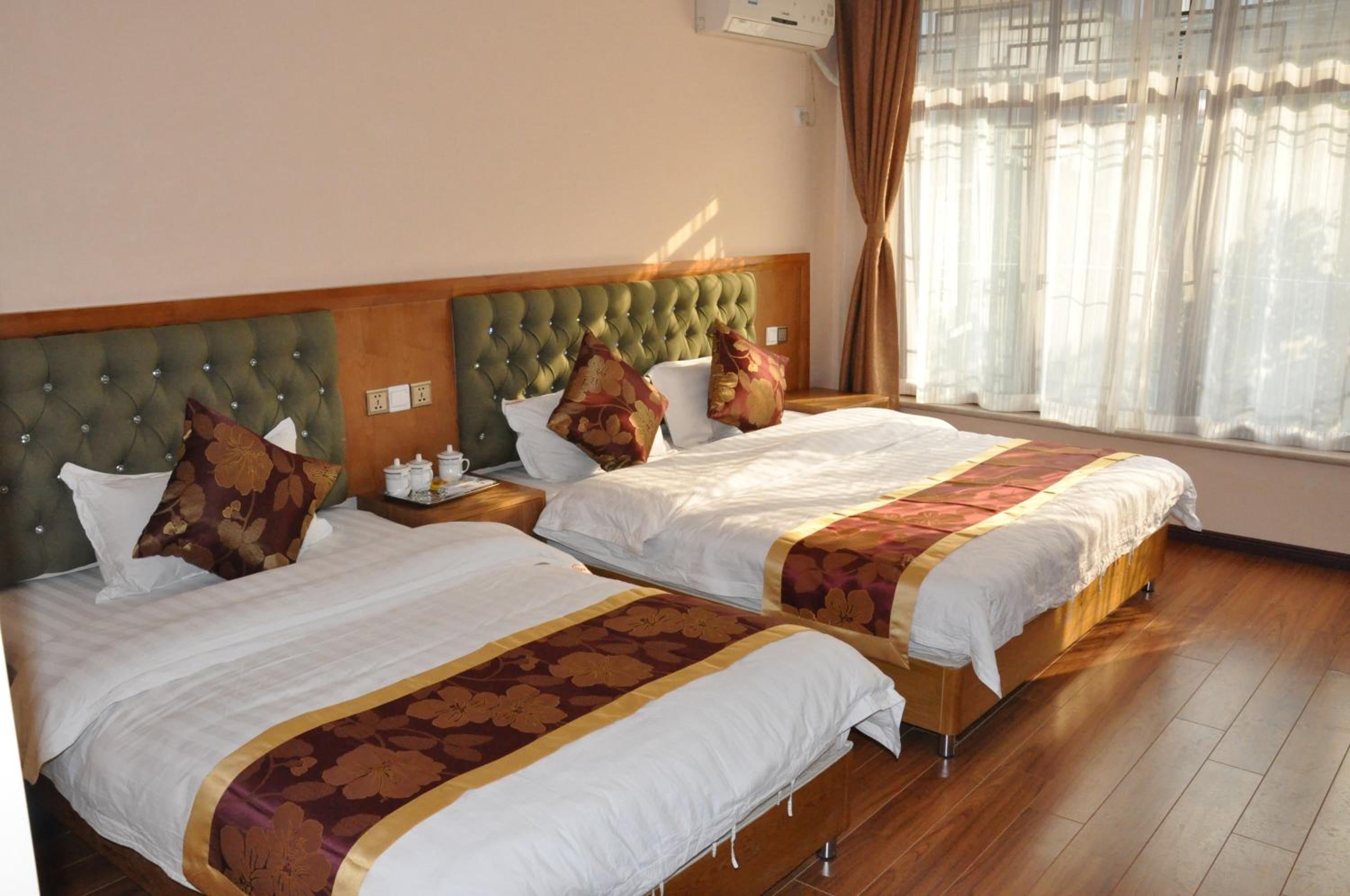 Standard Twin Room photo 2