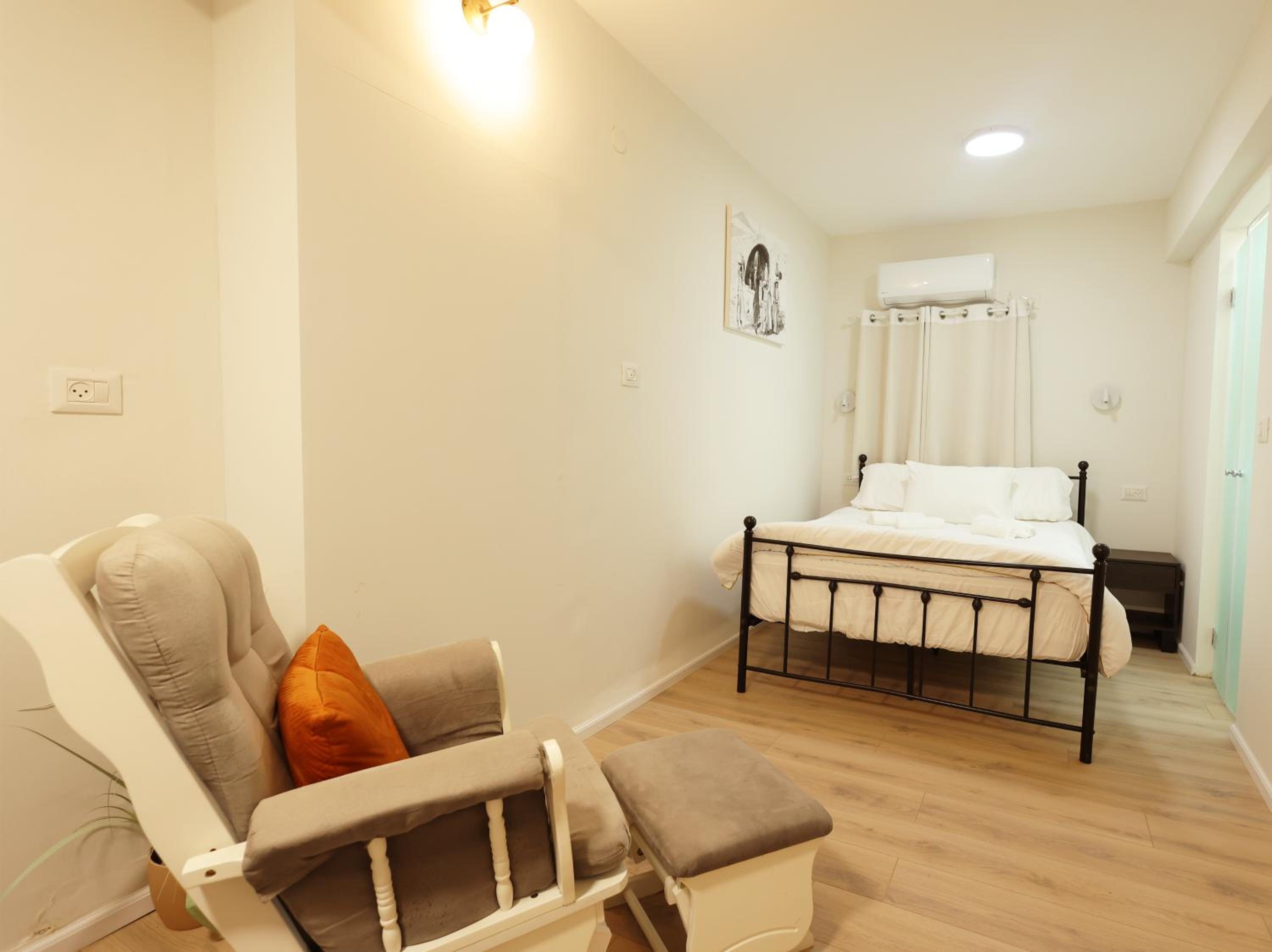 Family Triple Room - Photo 5