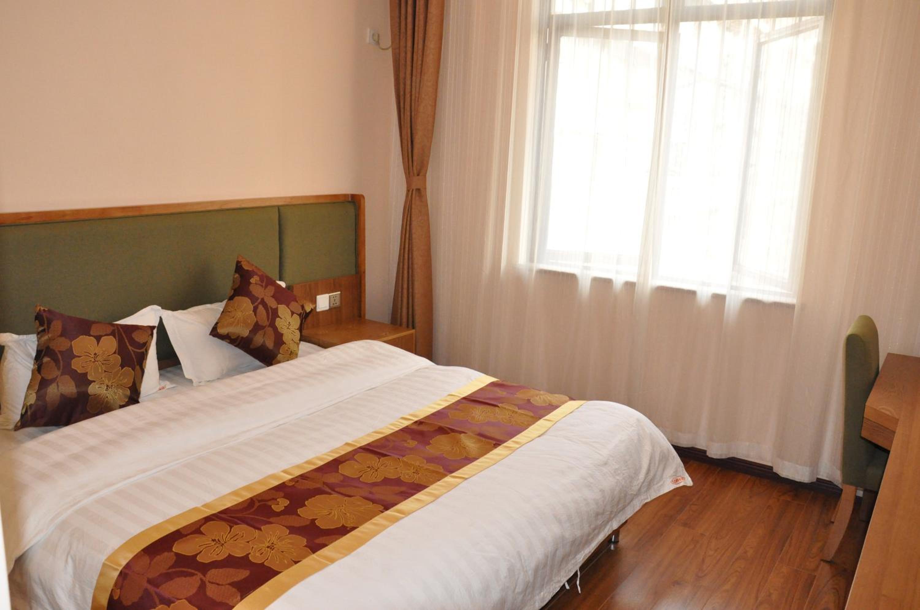 Standard King Room photo 2