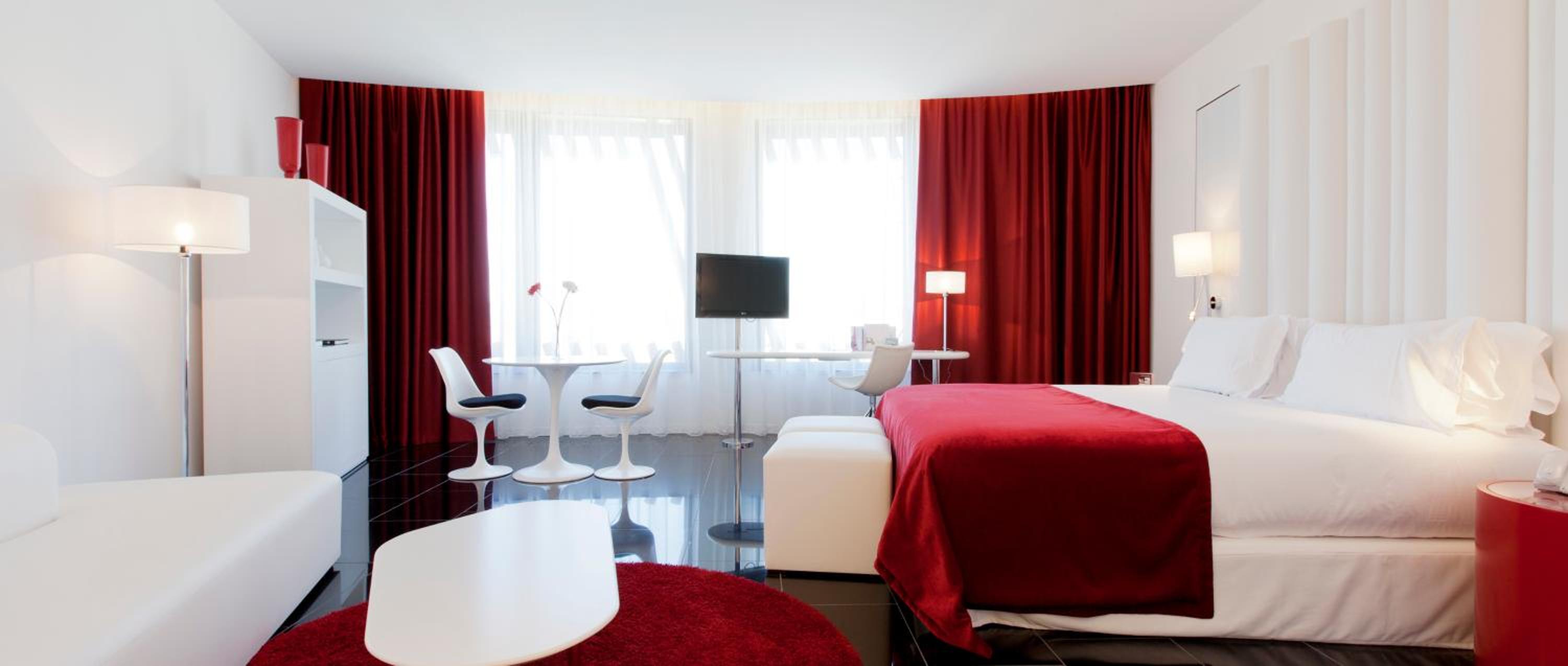 Premium Double or Twin Room - Photo 2