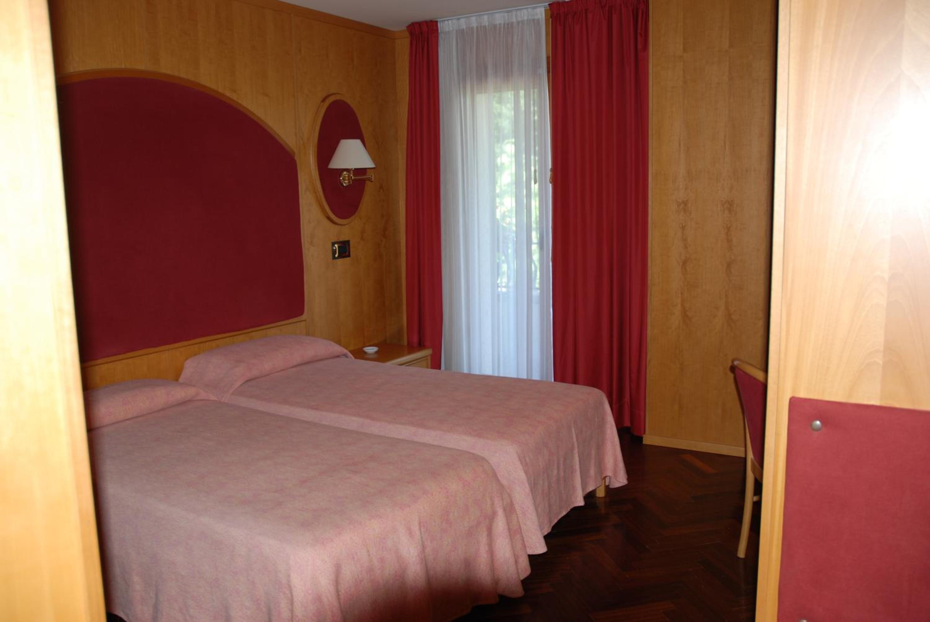 Double Room - Photo 2