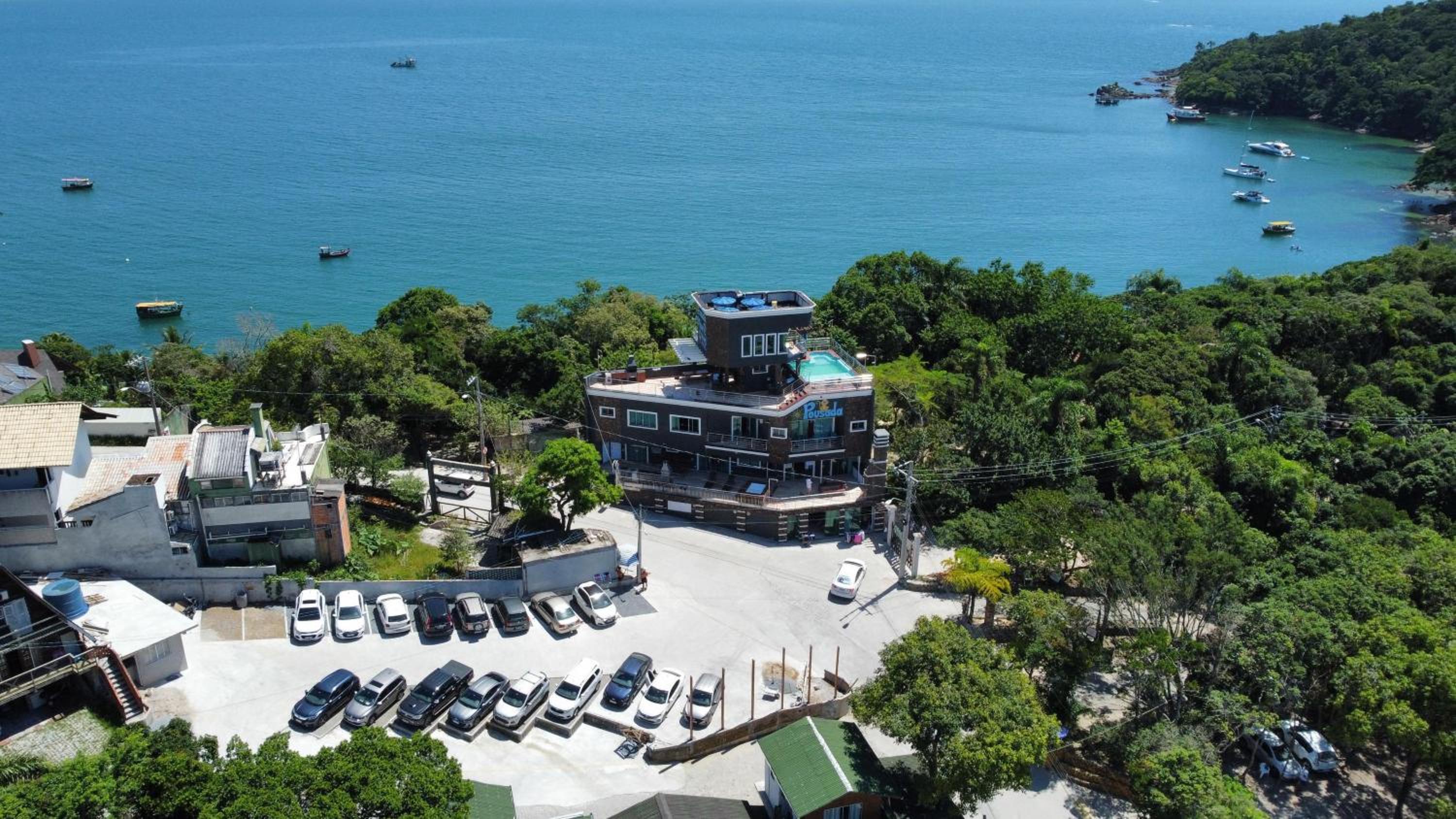 One-Bedroom Apartment with Ocean View