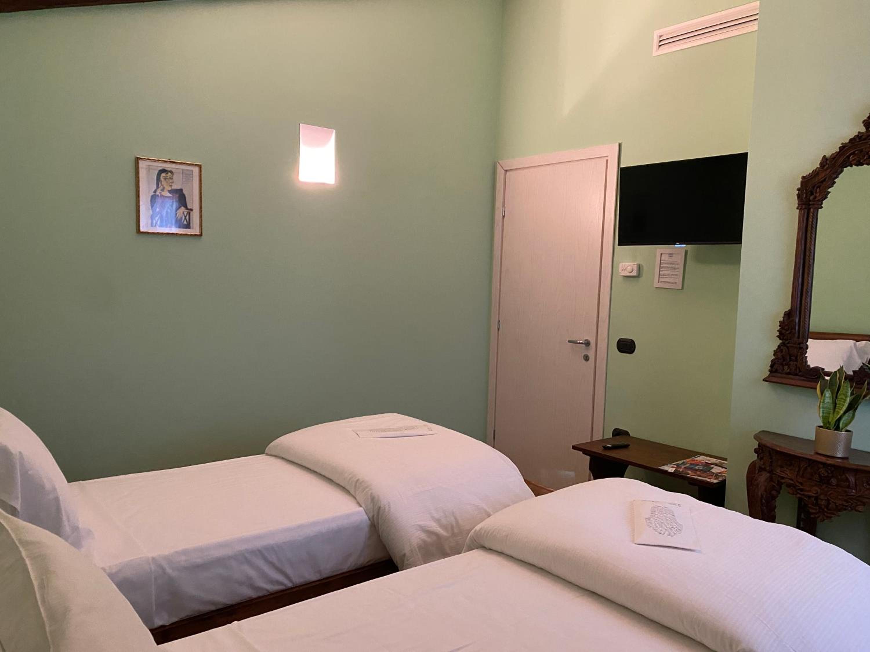 Twin Room photo 1