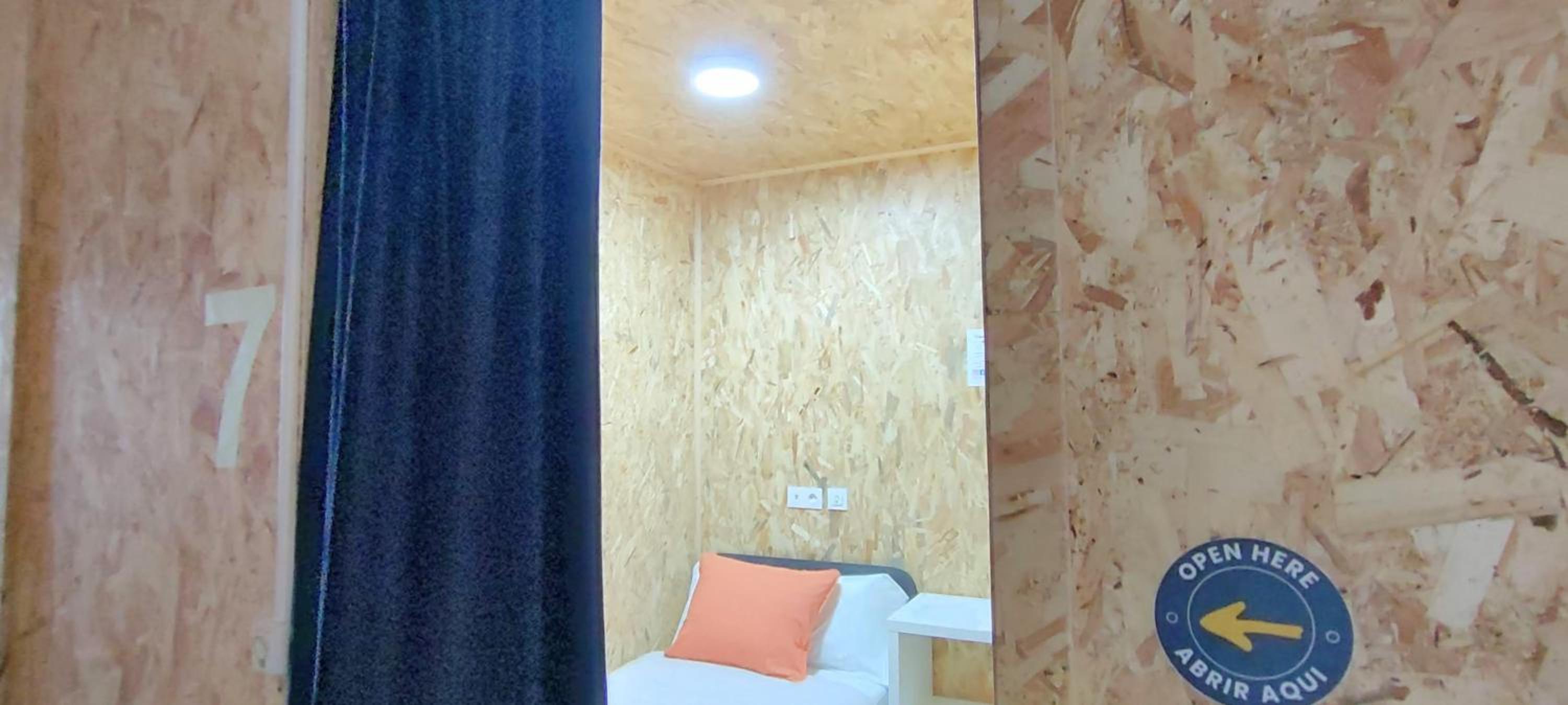 Single Bed in Dormitory Room photo 1