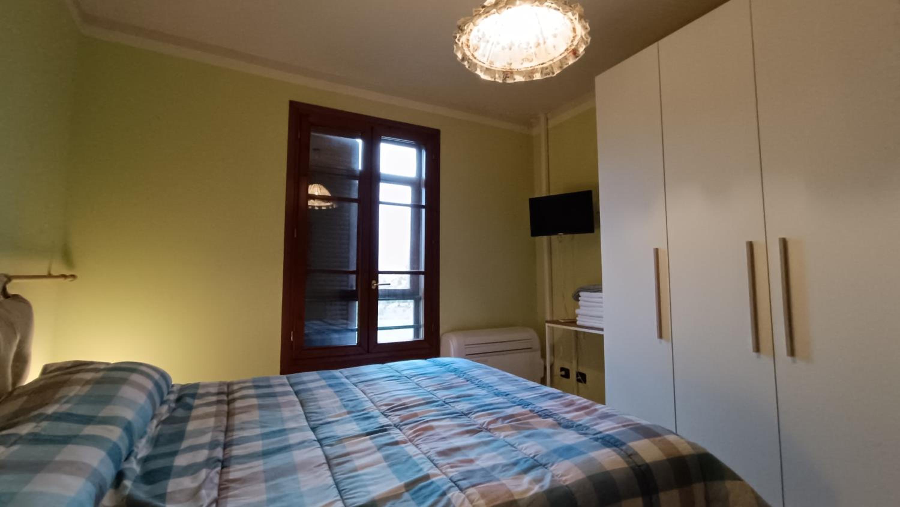 Two-Bedroom Standard Apartment photo 2