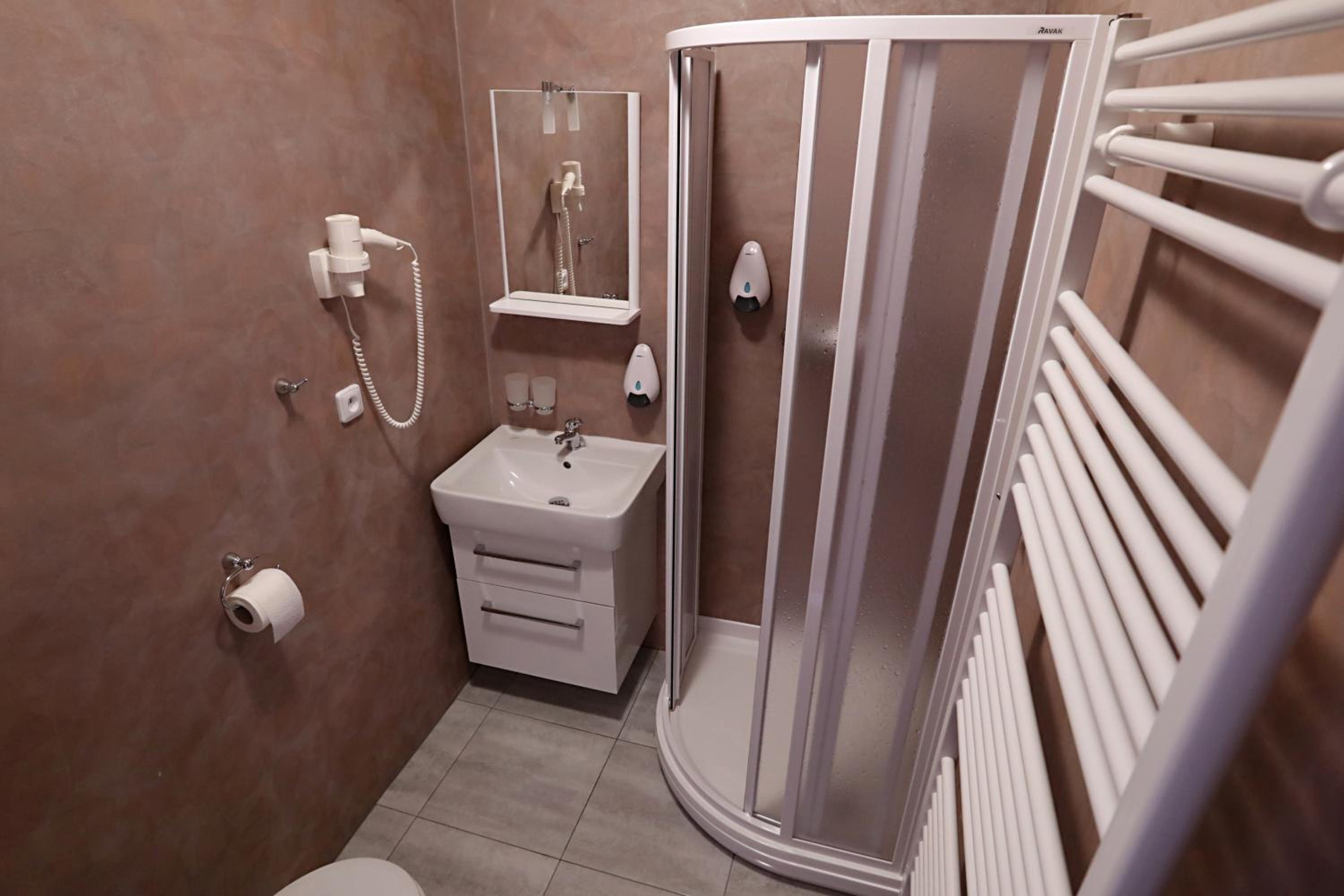 Double Room - Photo 15