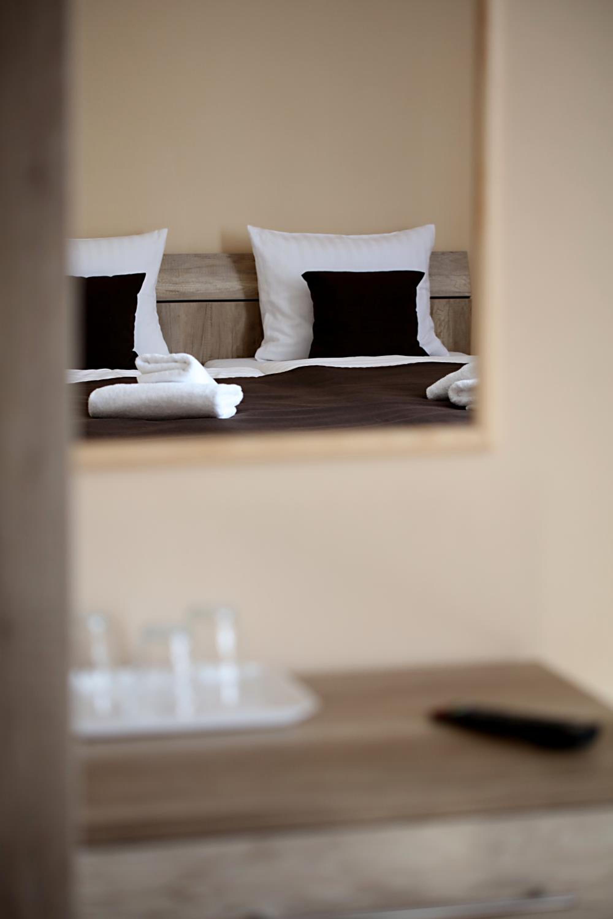 Double Room - Photo 9