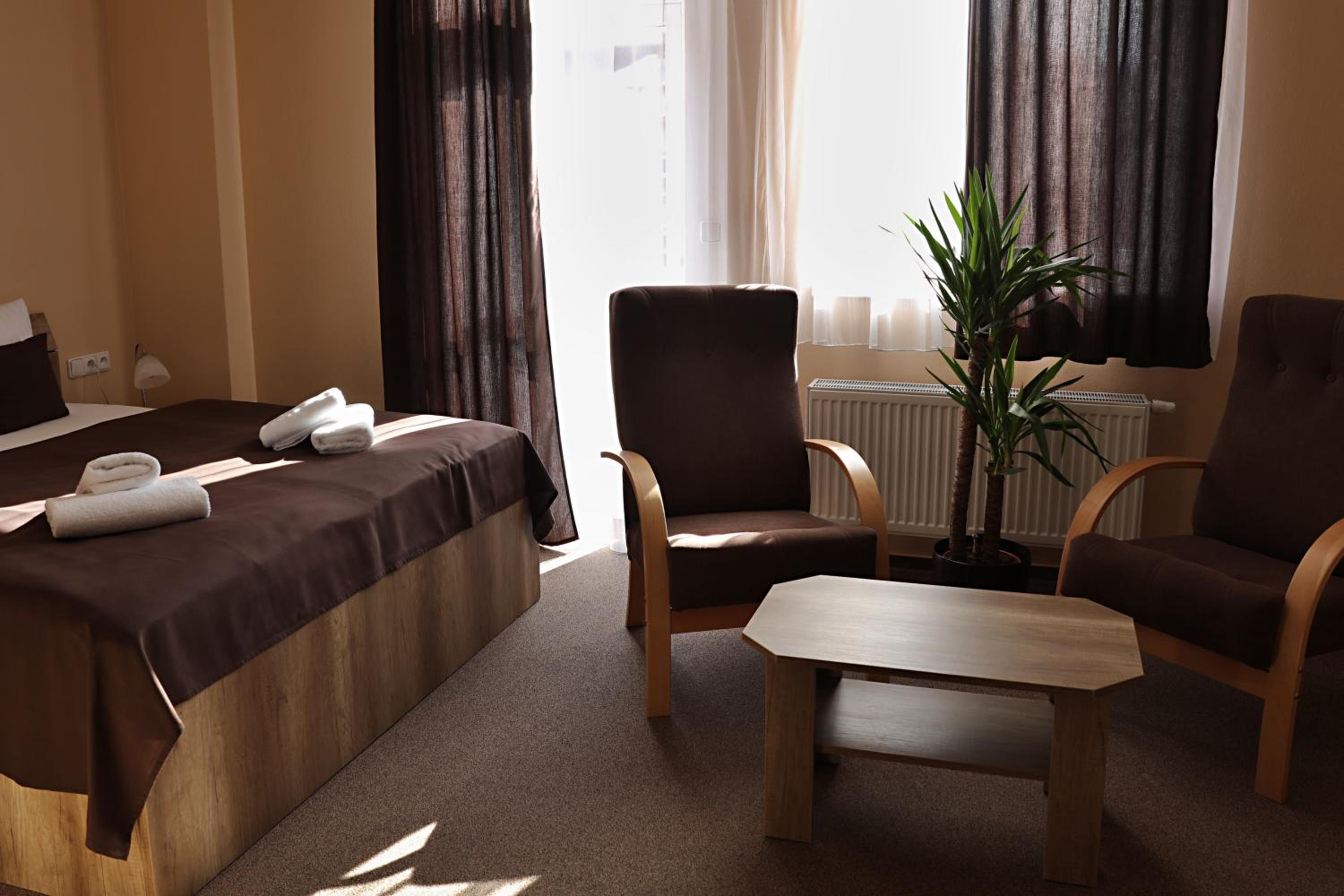 Double Room - Photo 10