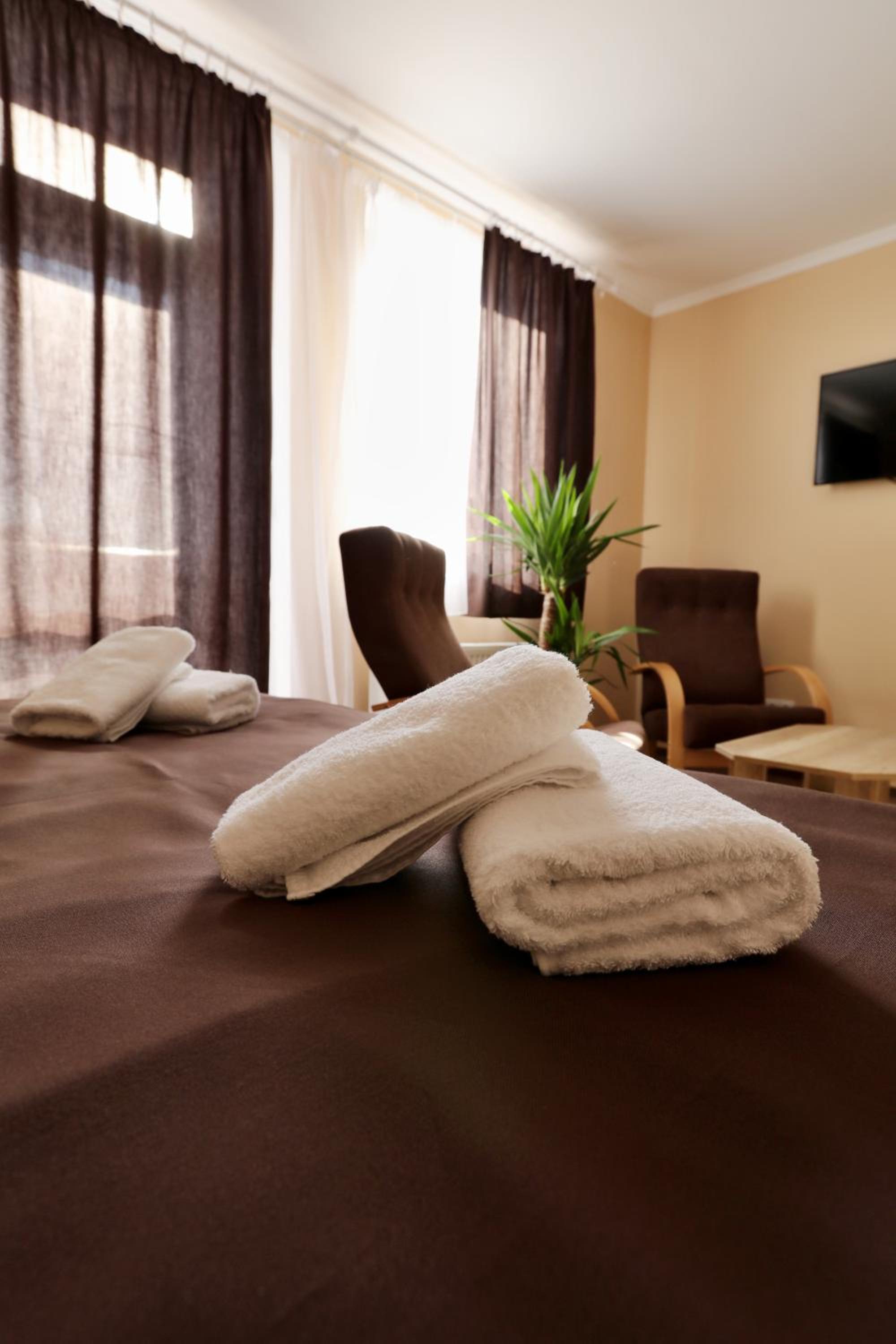 Double Room - Photo 11