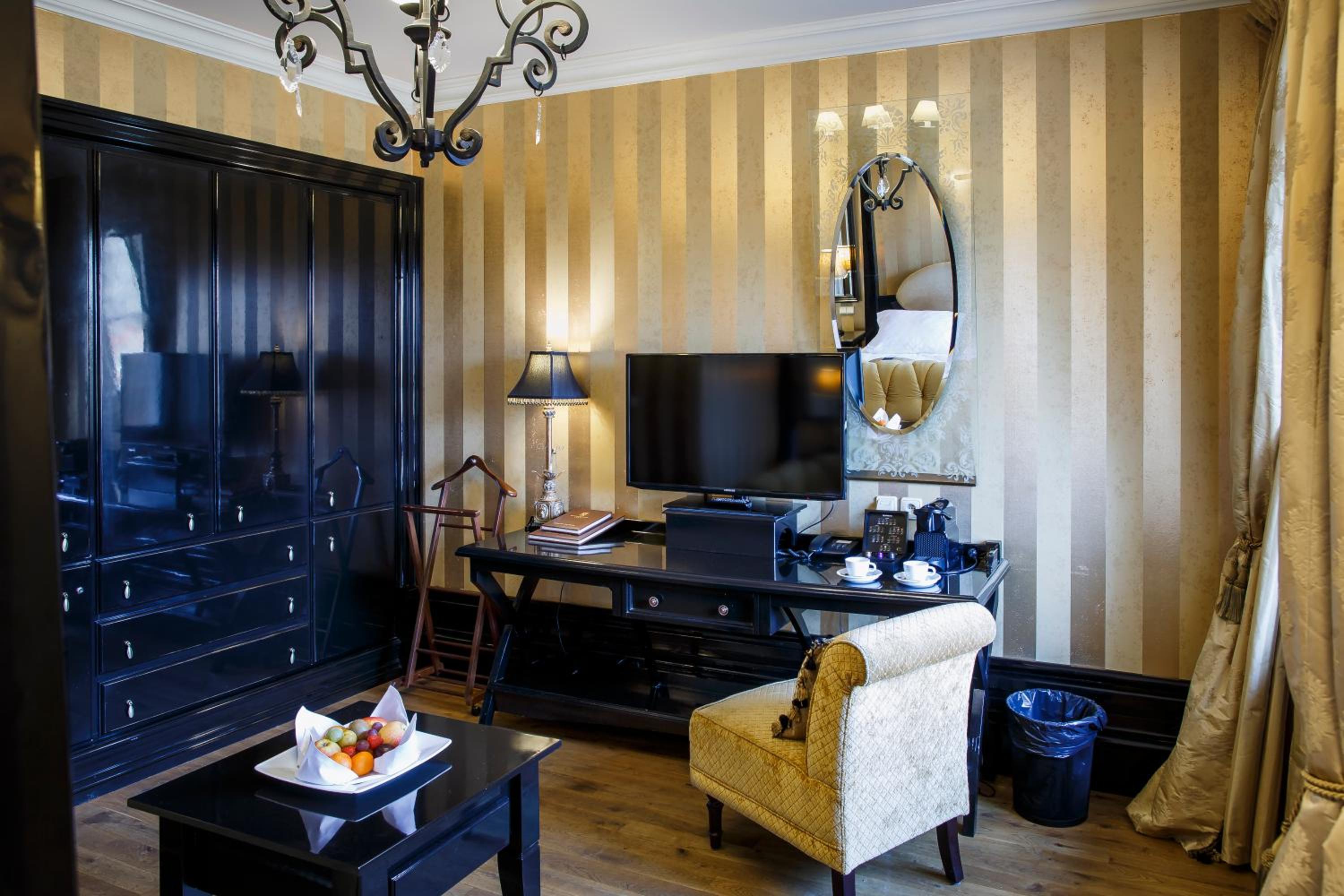 Deluxe Double or Single Room - Photo 16