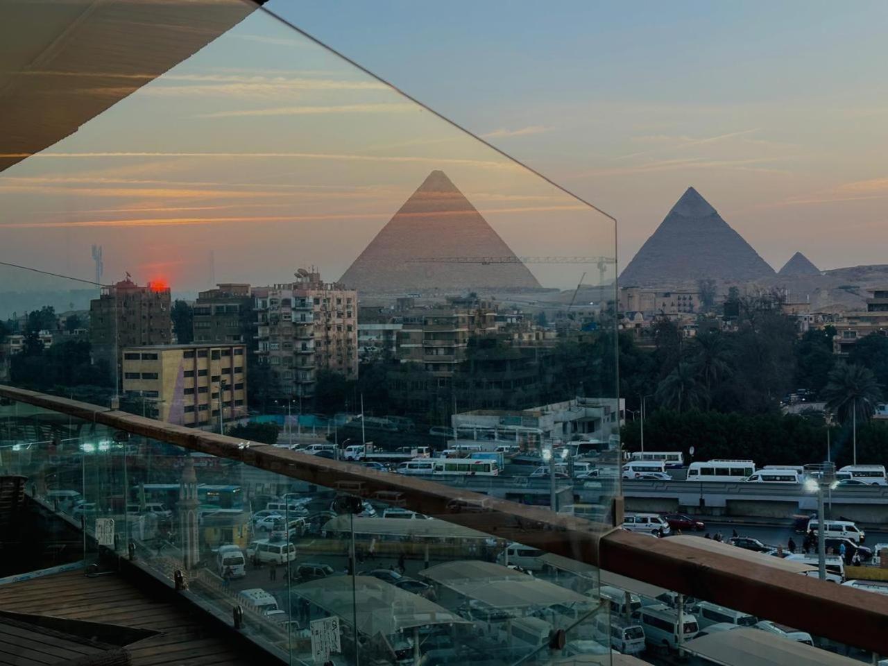 Deluxe Suite With Balcony Pyramids View photo 1