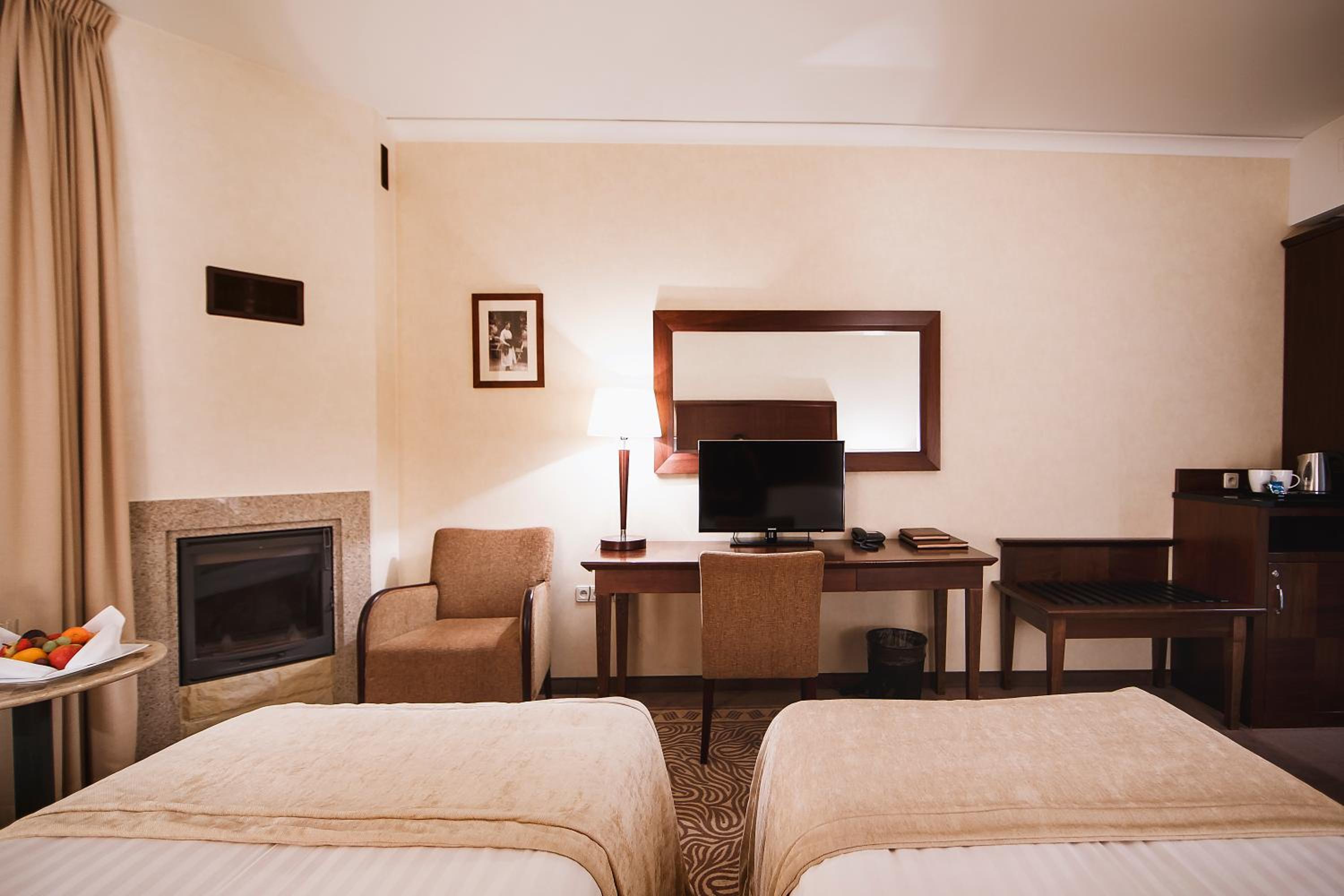 Classic Twin Room - Photo 8