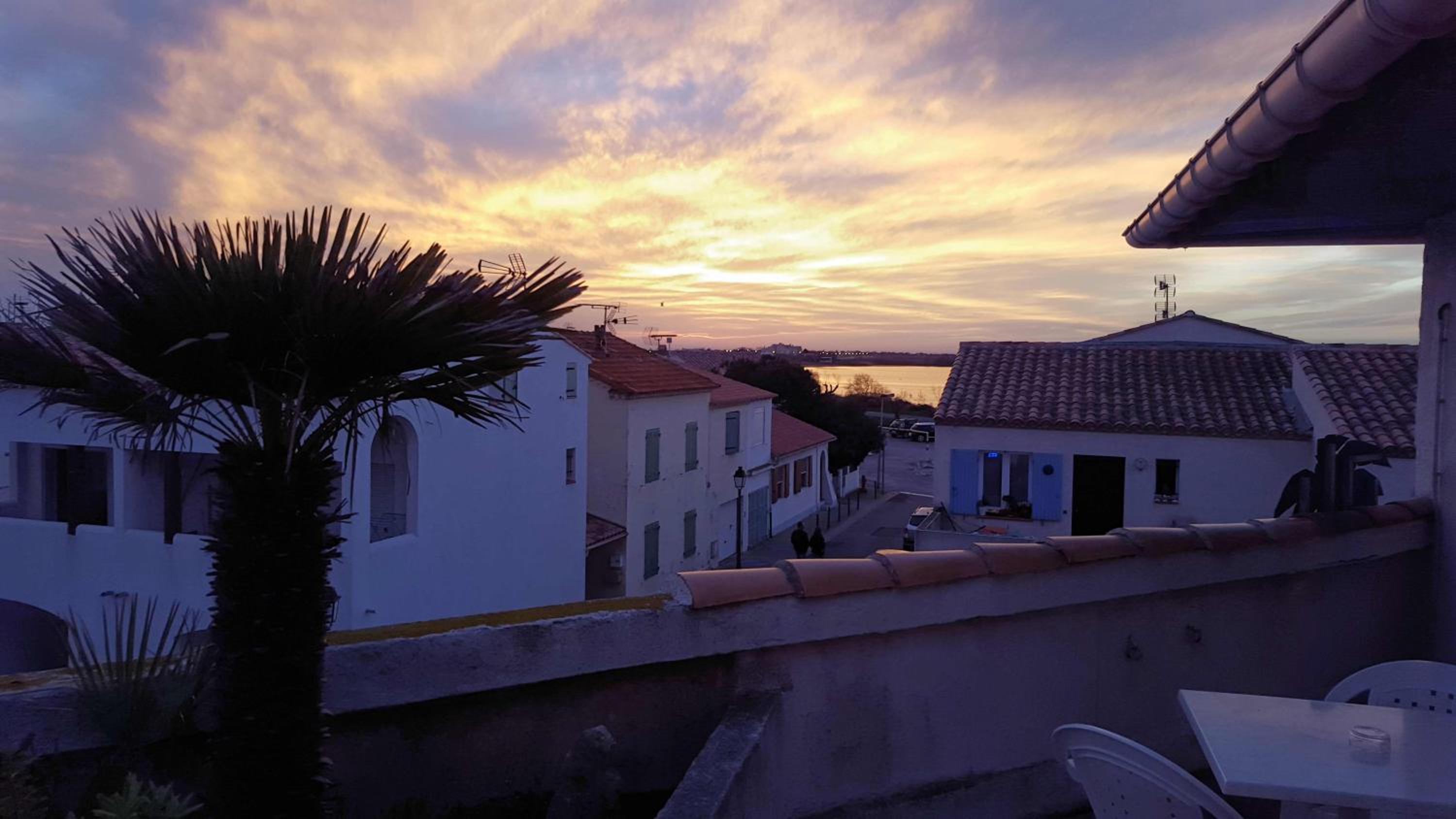 Comfort Double Room with Terrace or Balcony - Partial sea view - Photo 7