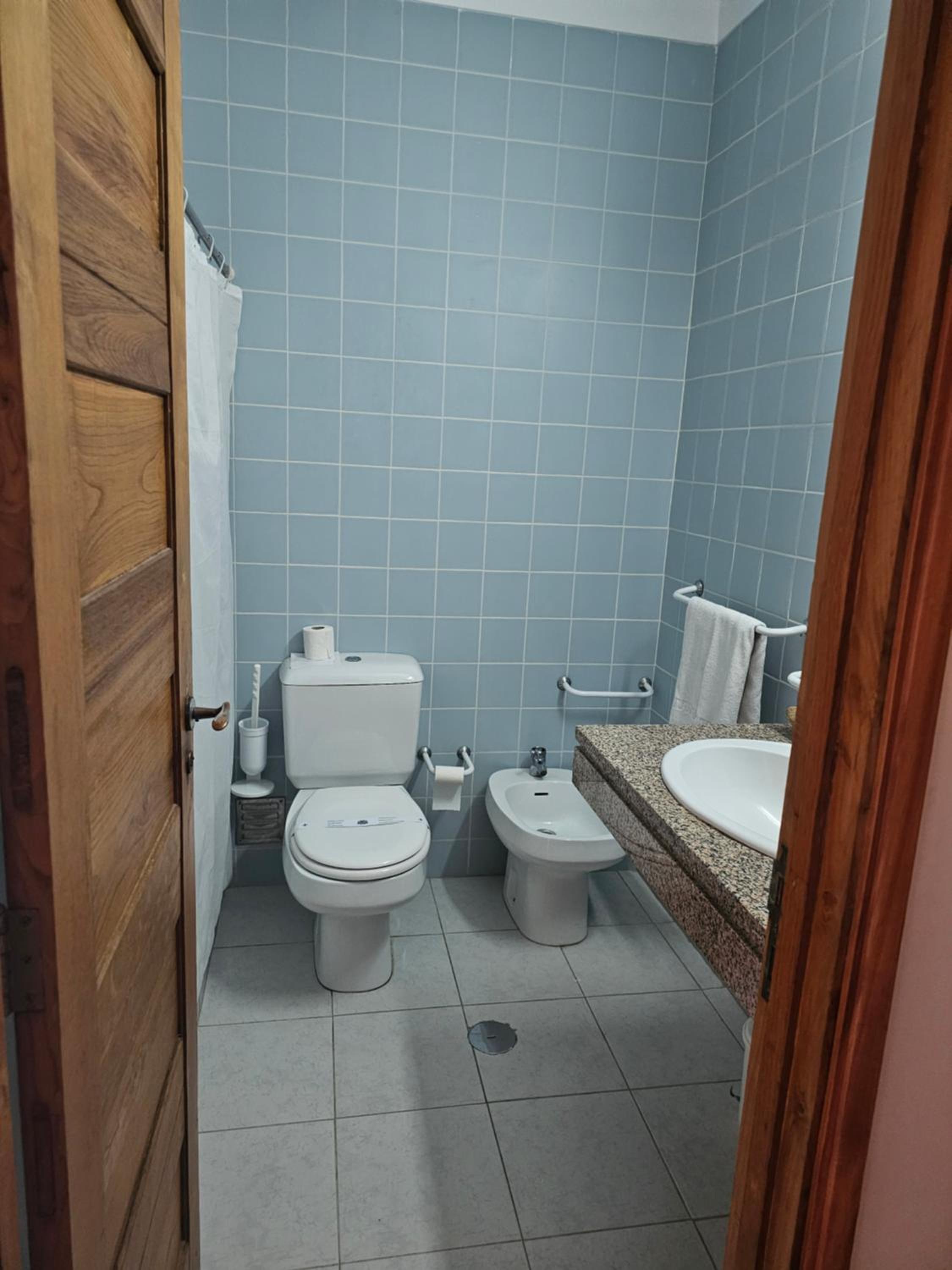 Deluxe Room (2 Adults + 1 Child) - Photo 4