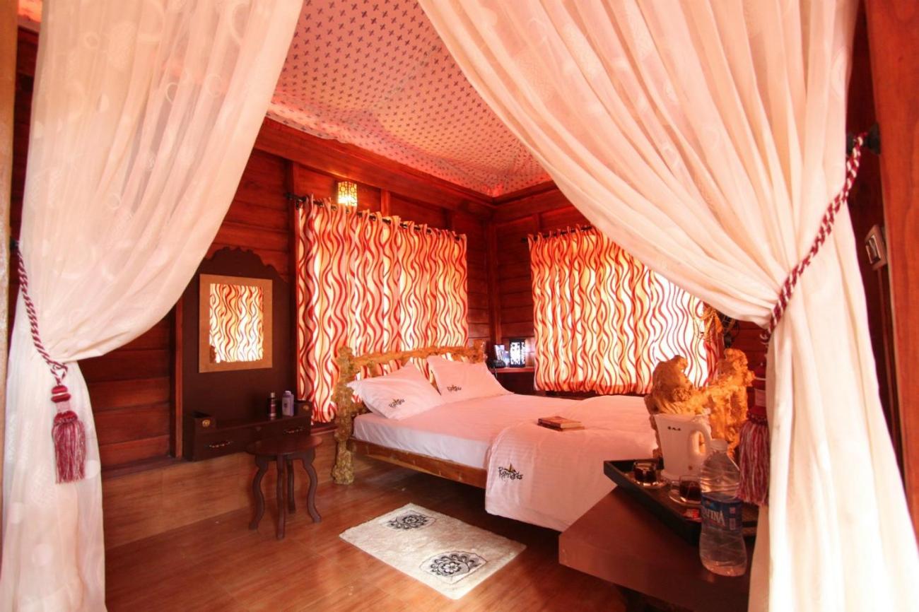Deluxe Junior Suite photo 3
