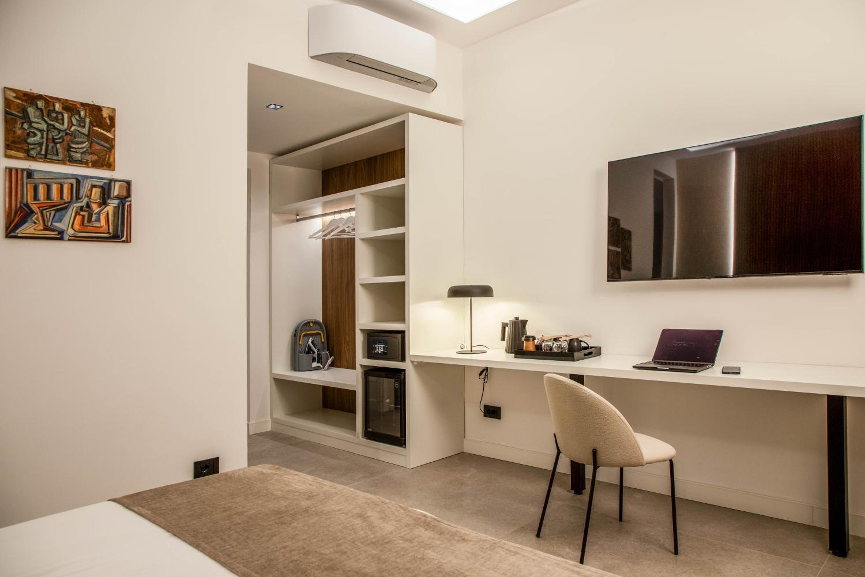 Queen Room