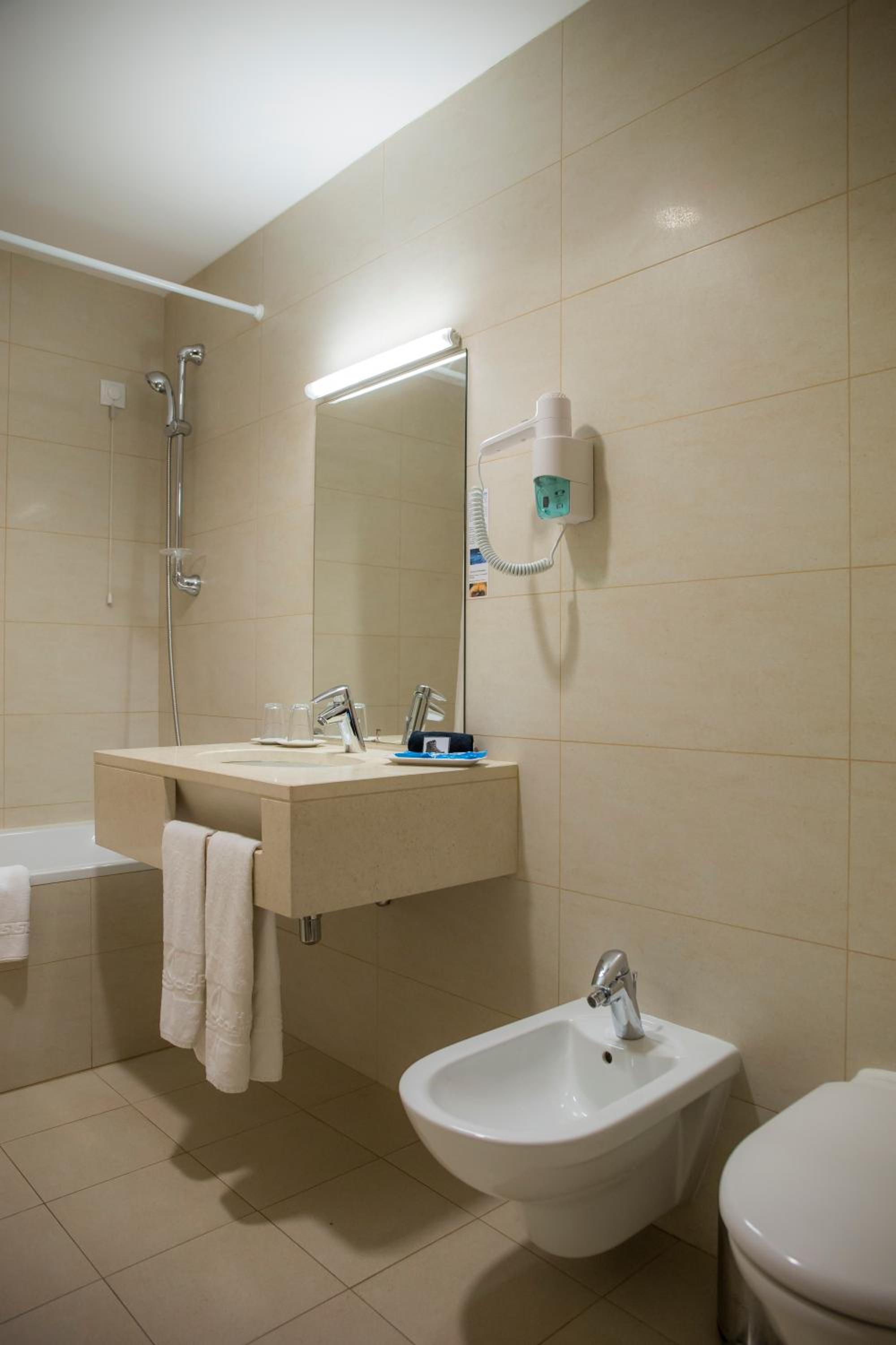 Double or Twin with Balcony or Terrace - Photo 5