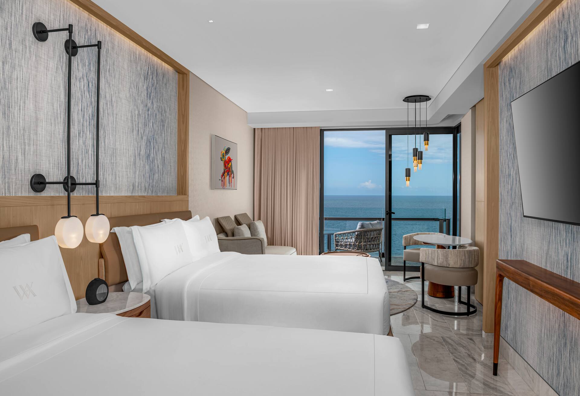 Deluxe Ocean Front 2 Queen Beds Guestroom