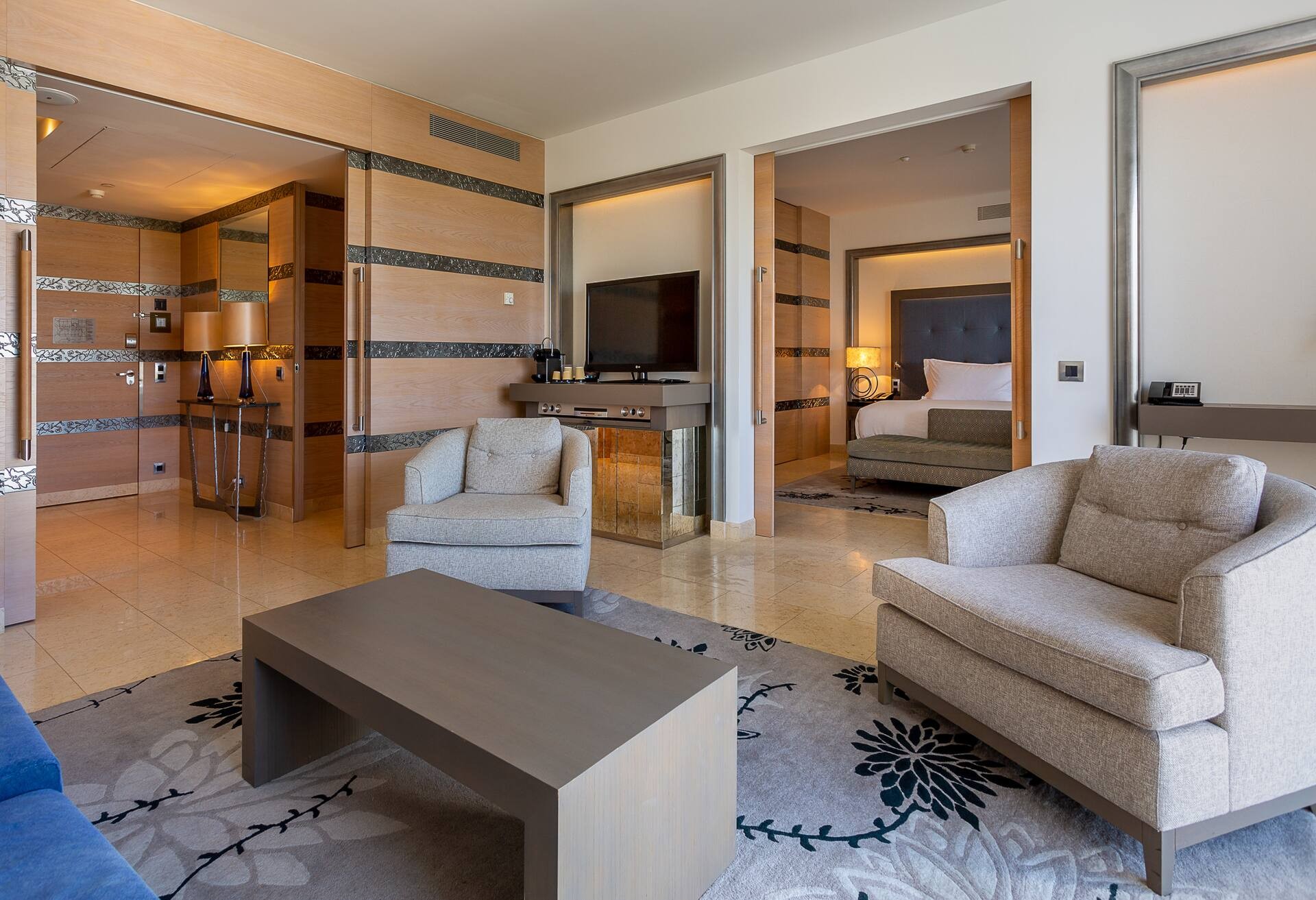 King Grand Deluxe Suite with Pool View photo 3