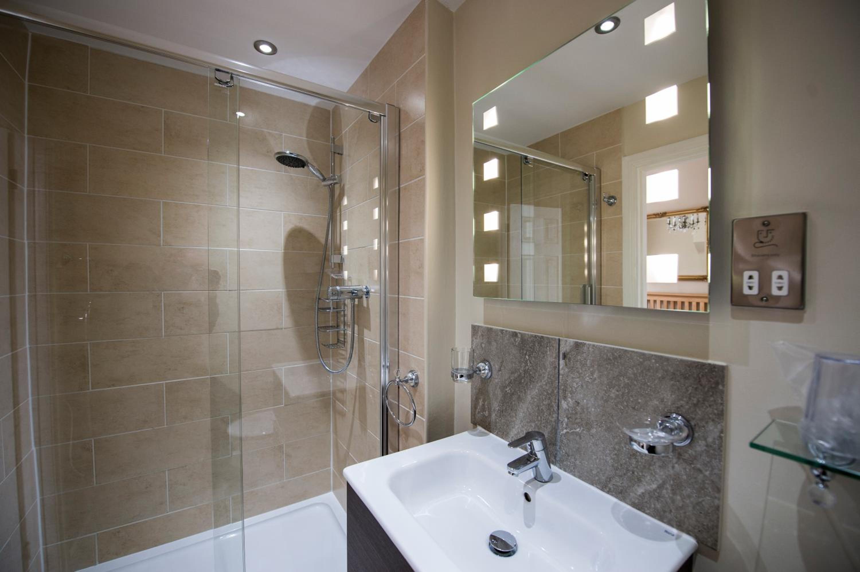 Superior King Room - Photo 2