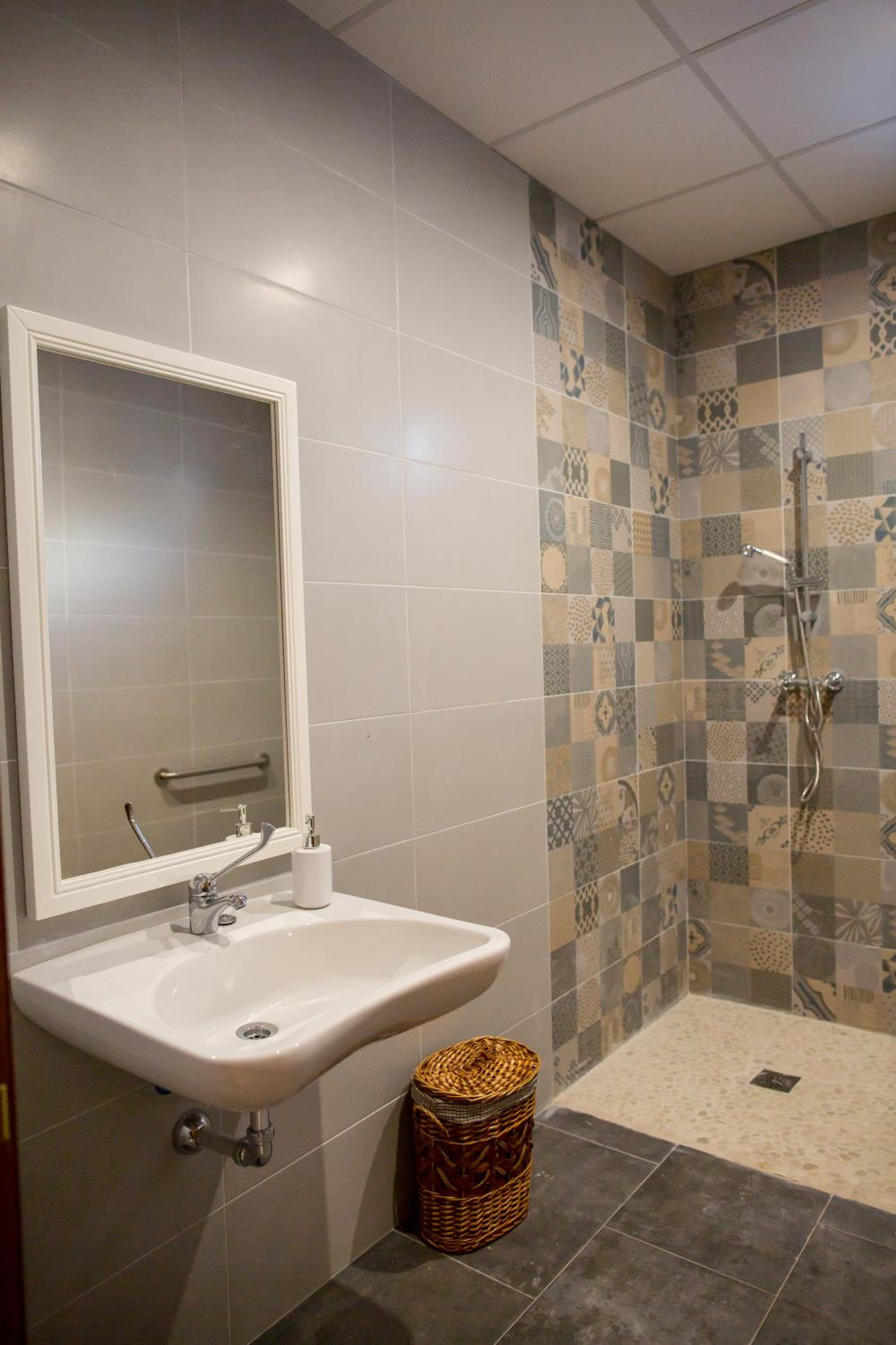 Twin Room - Disability Access photo 3