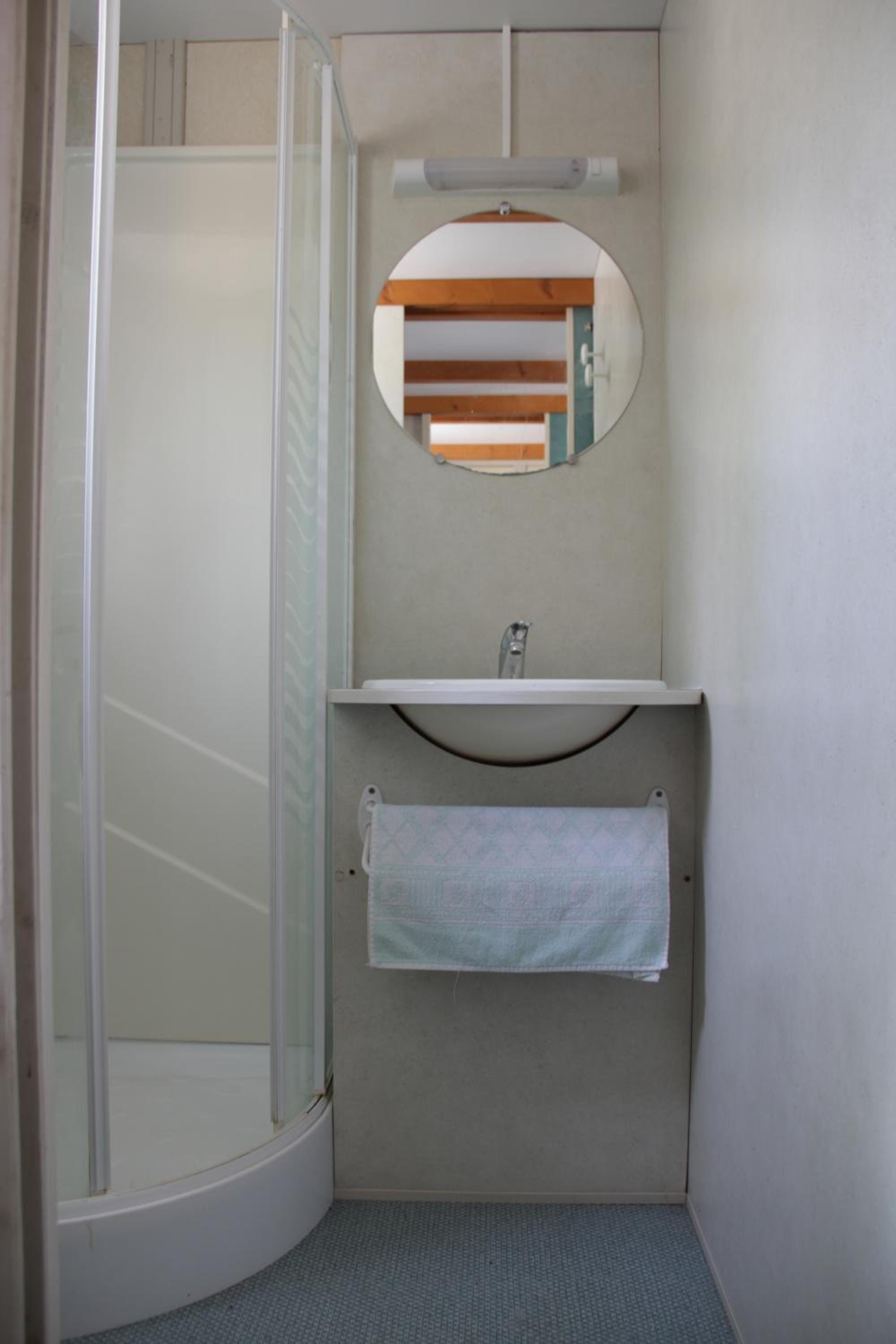 Bungalow (5 Adults)